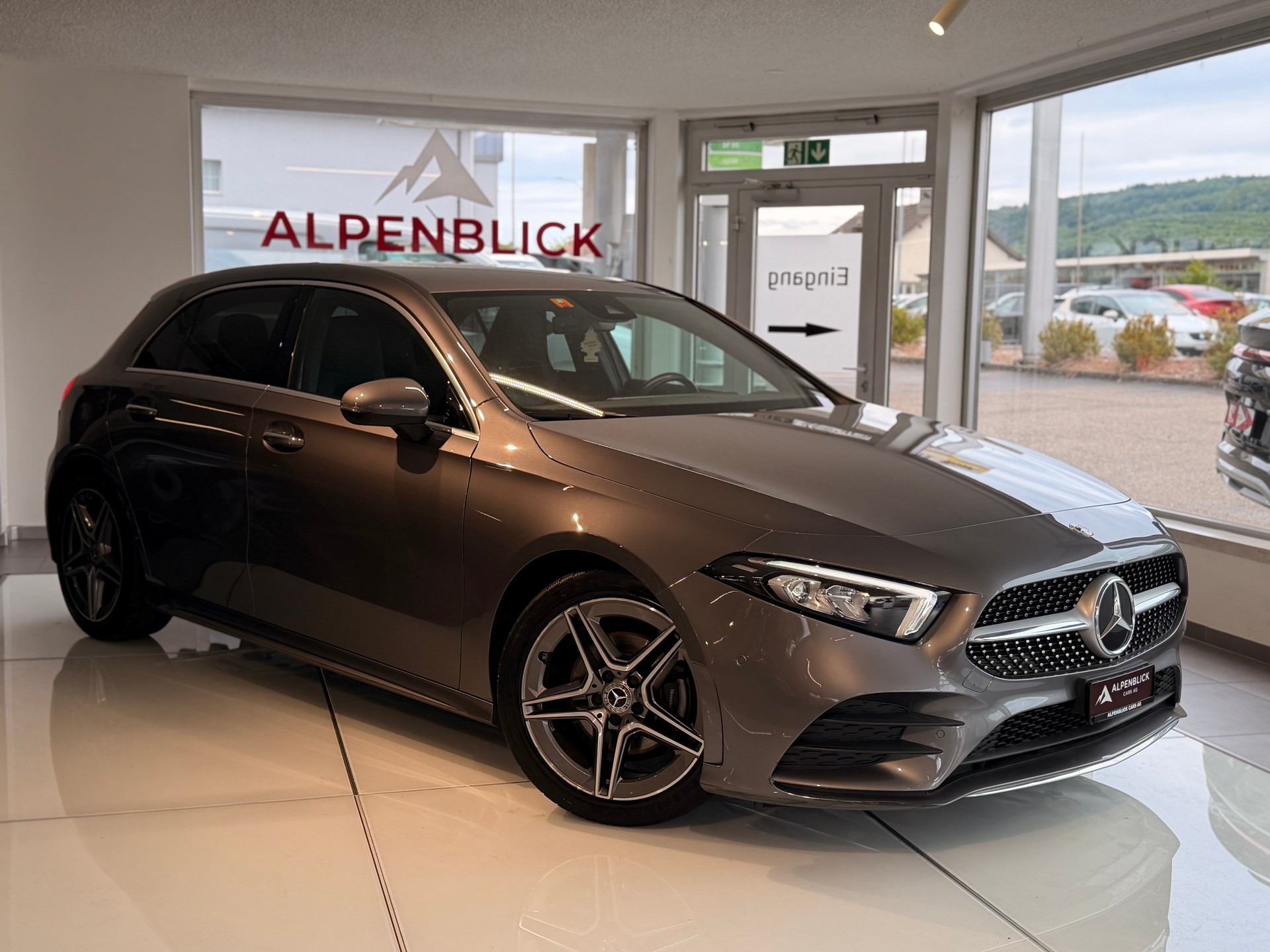 MERCEDES-BENZ A 180 Style 7G-DCT-showroom-element-1