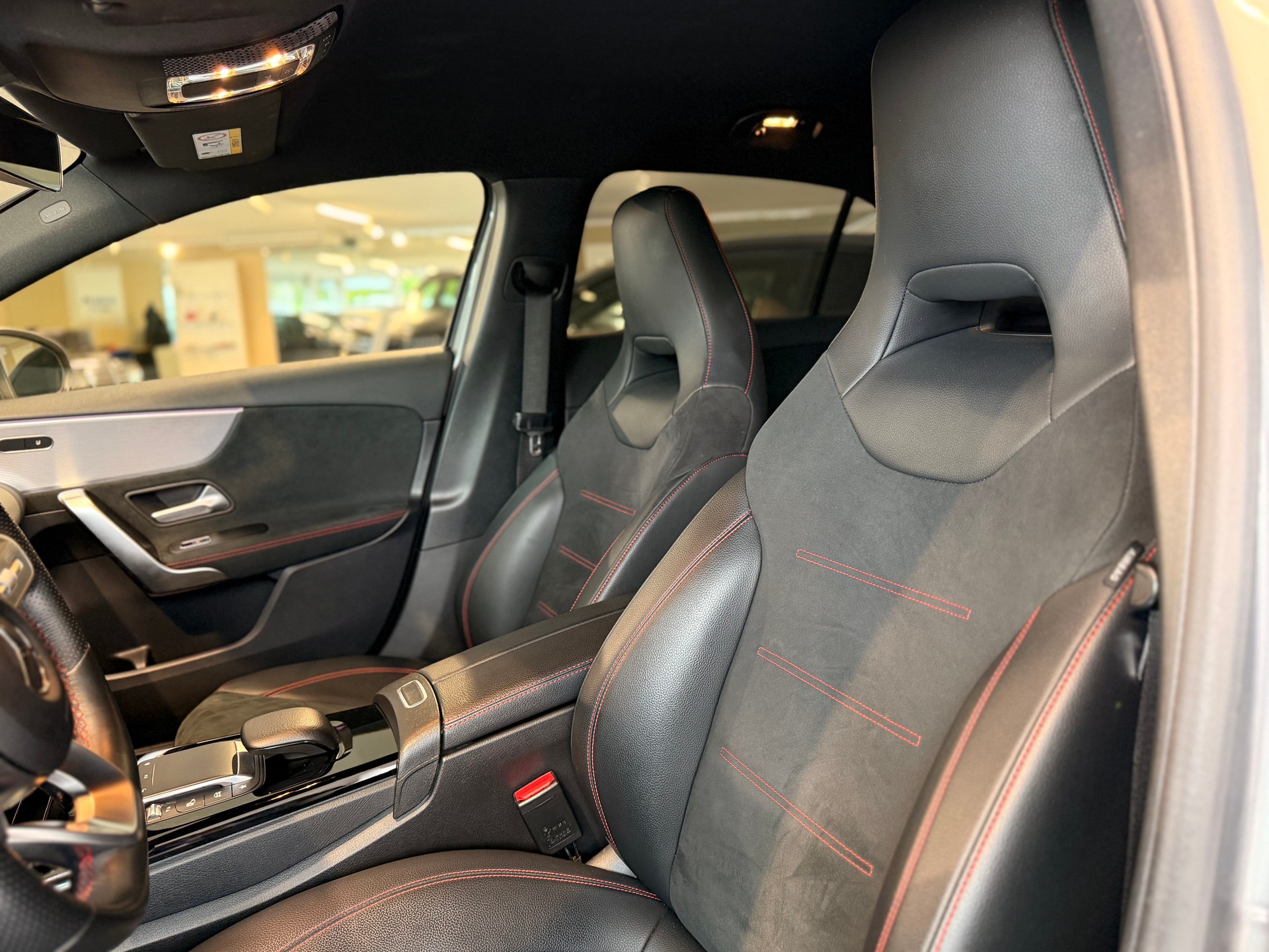 MERCEDES-BENZ A 180 Style 7G-DCT-image-10