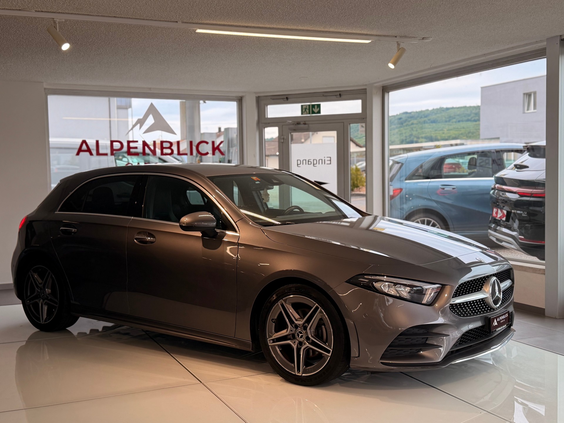 MERCEDES-BENZ A 180 Style 7G-DCT-showroom-element-3