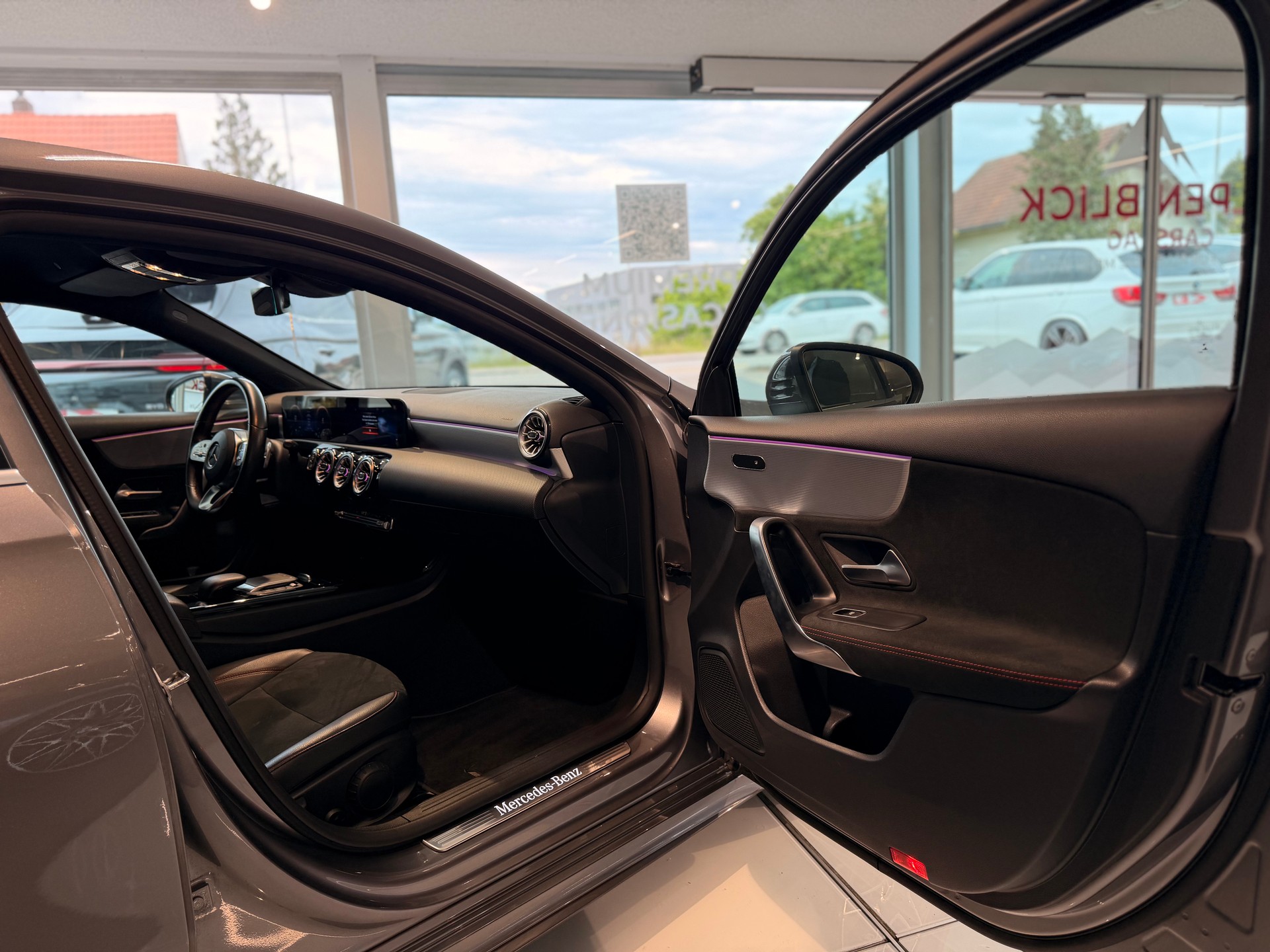 MERCEDES-BENZ A 180 Style 7G-DCT-image-16
