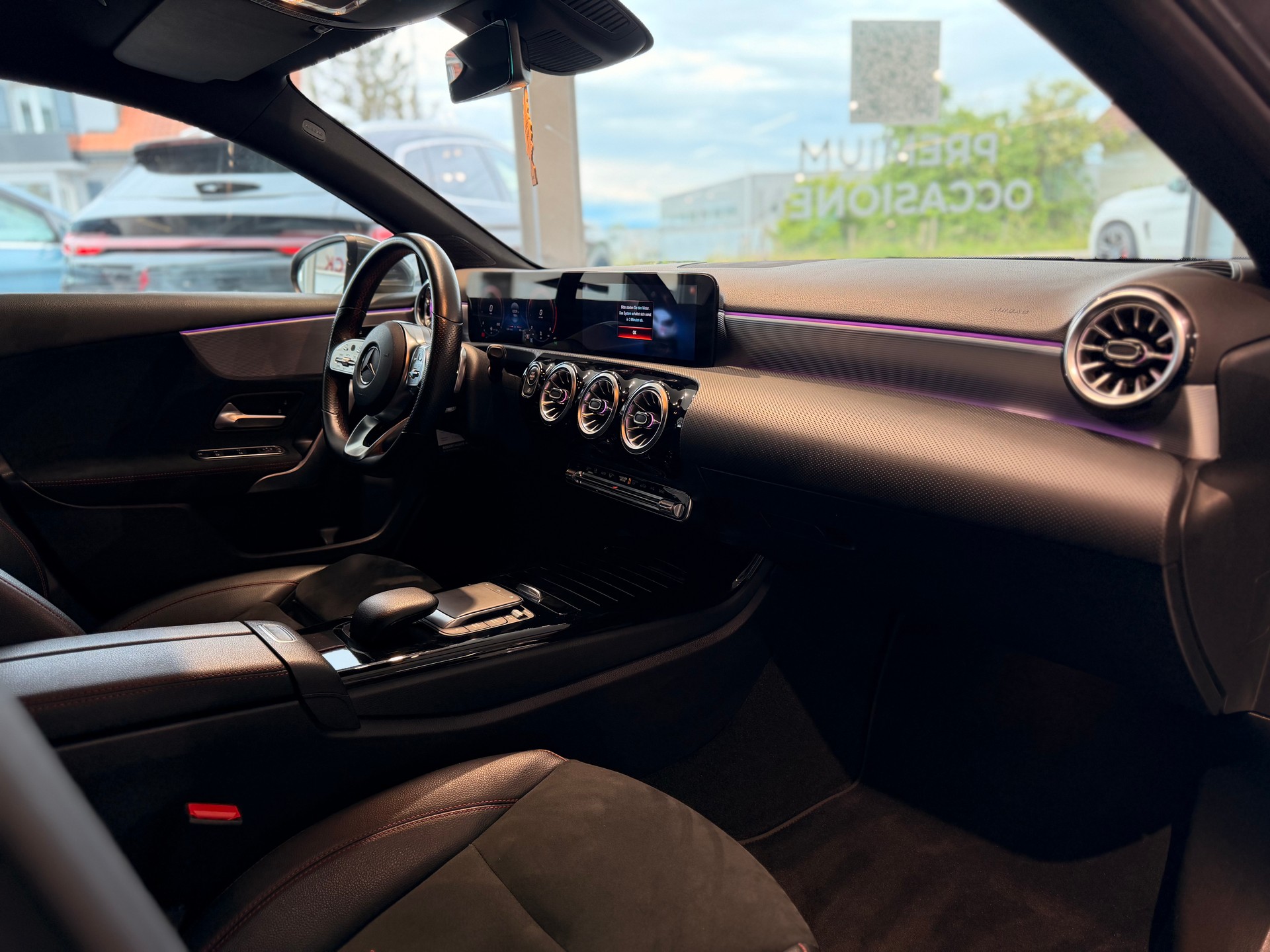 MERCEDES-BENZ A 180 Style 7G-DCT-image-17