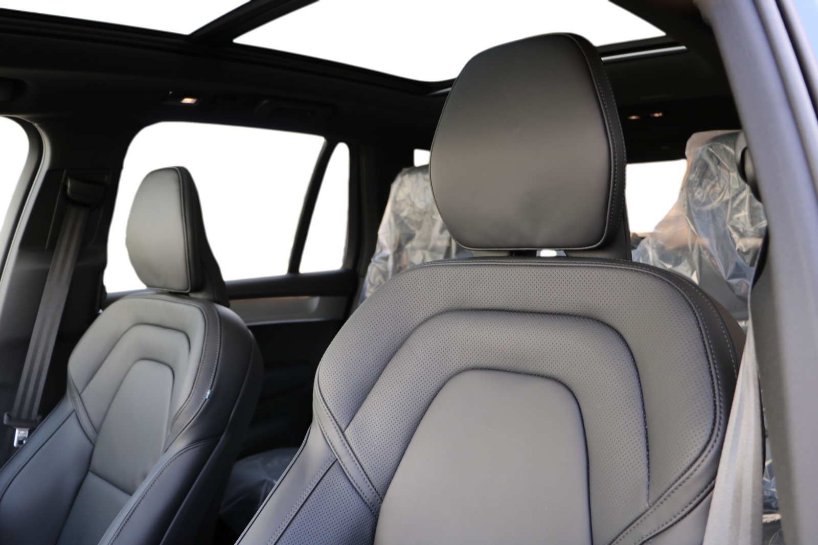 VOLVO XC90 T8 AWD PluginHybrid Dark Edition Geartronic-image-8