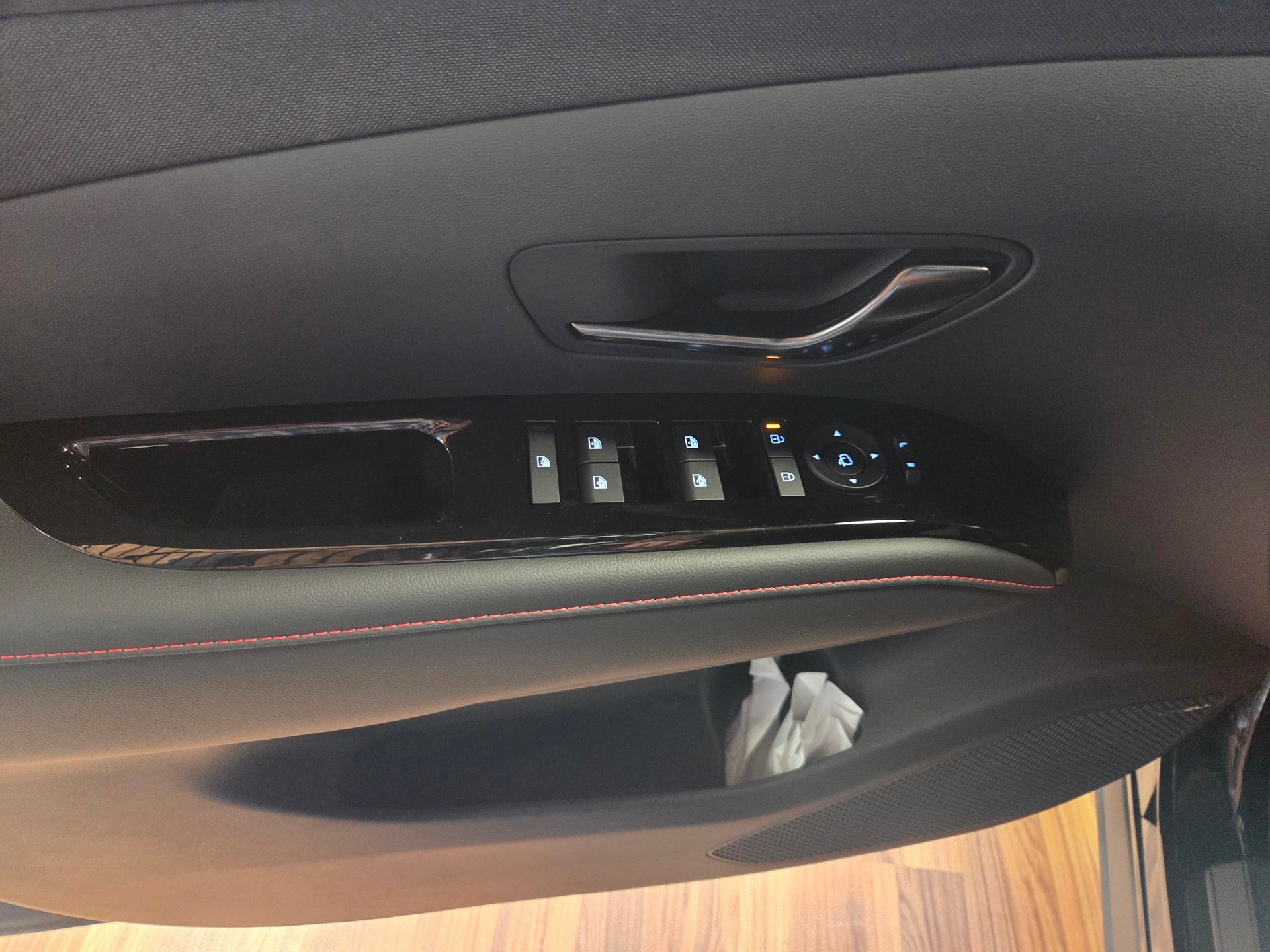 HYUNDAI TUCSON-image-13