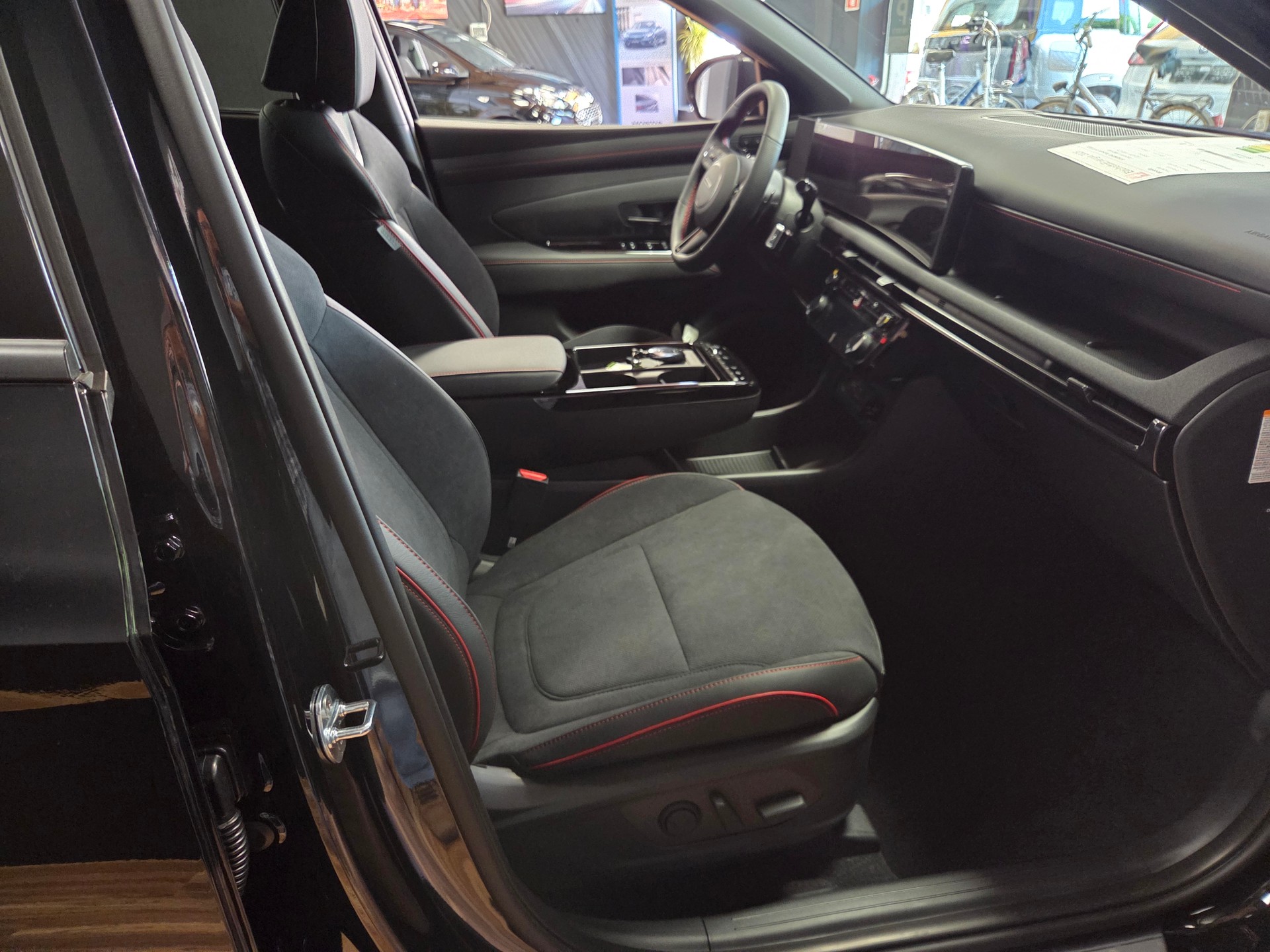 HYUNDAI TUCSON-image-4