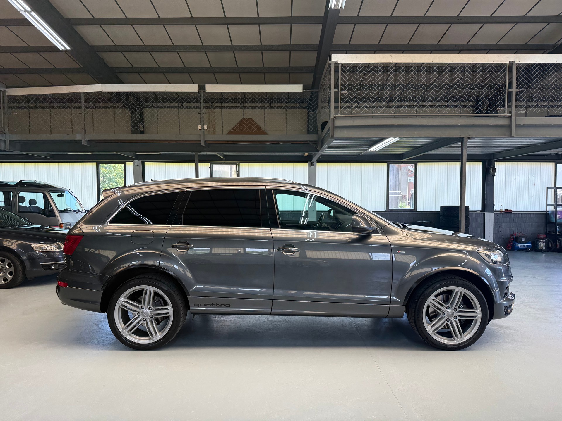 AUDI Q7 3.0 TDI Quattro S Line 7 Plätzer-image-4