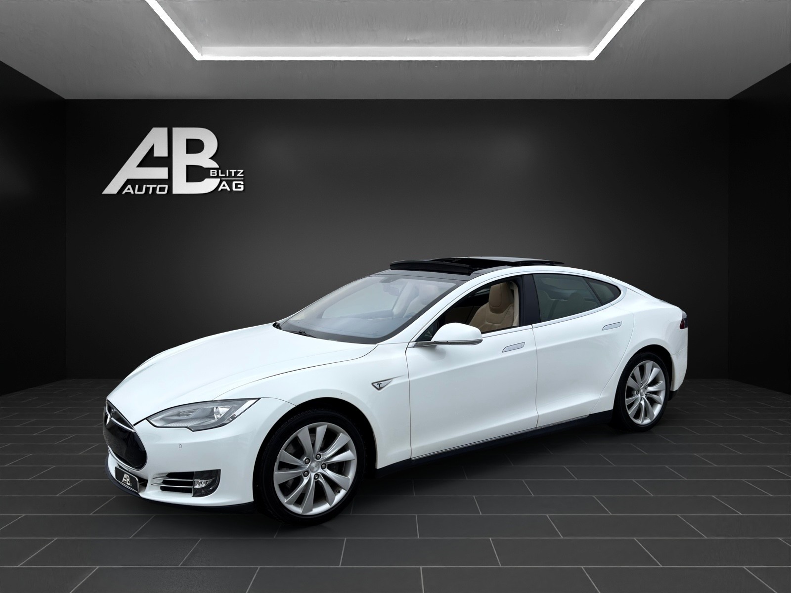 TESLA Model S 85 * Free Supercharching *-showroom-element-1