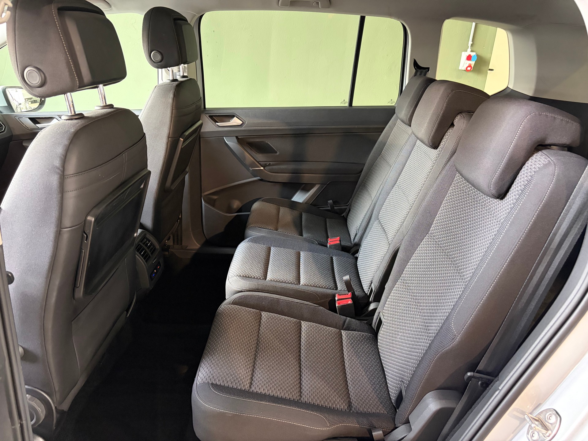 VW Touran 2.0 TDI BlueMotion TechnologyComfortline DSG * CH-Fahrzeug *-image-7