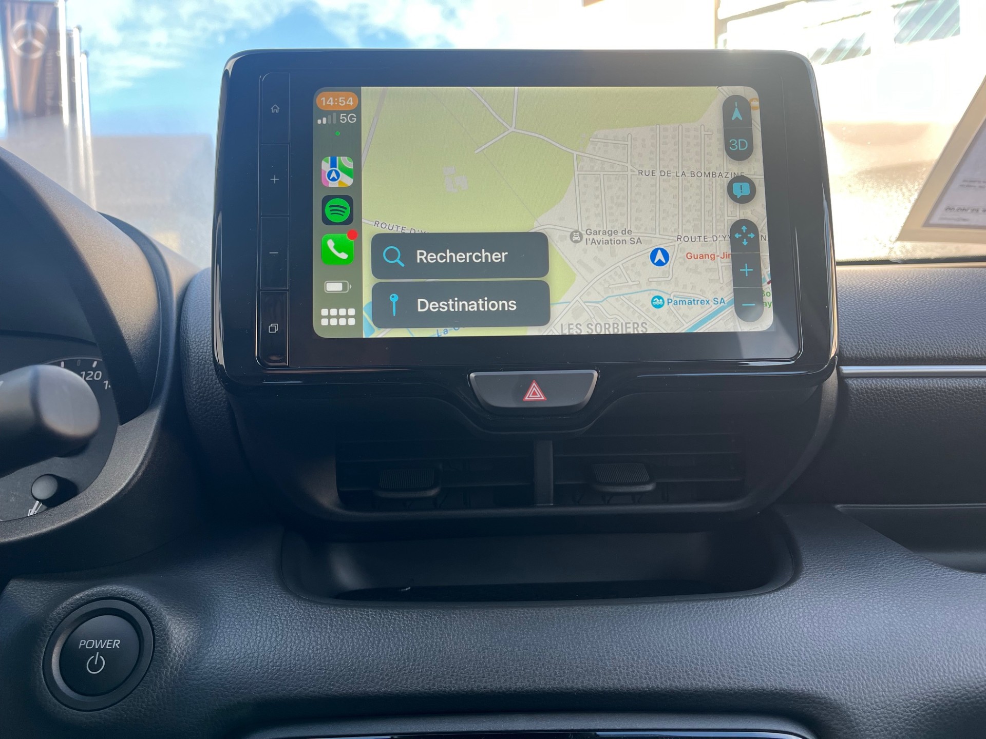 TOYOTA Yaris 1.5 Comfort e-CVT-image-9