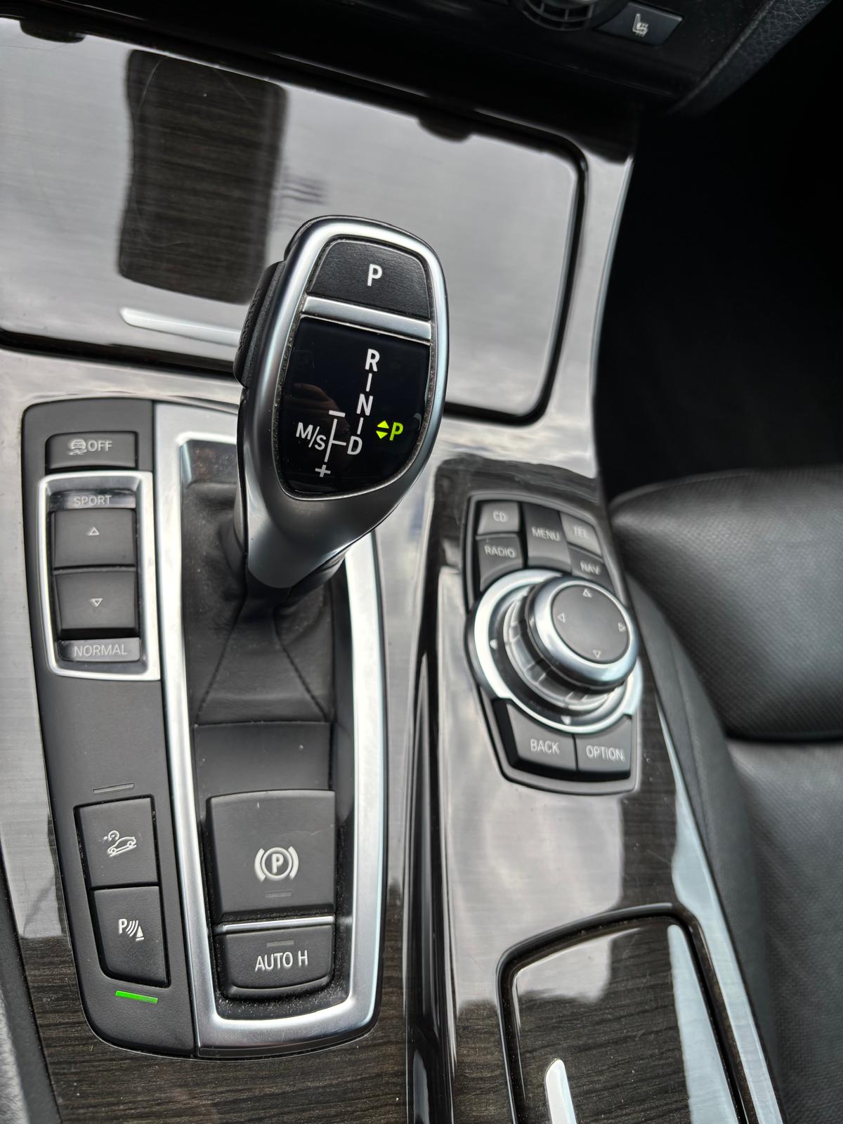 BMW 530d xDrive Touring Steptronic-image-13