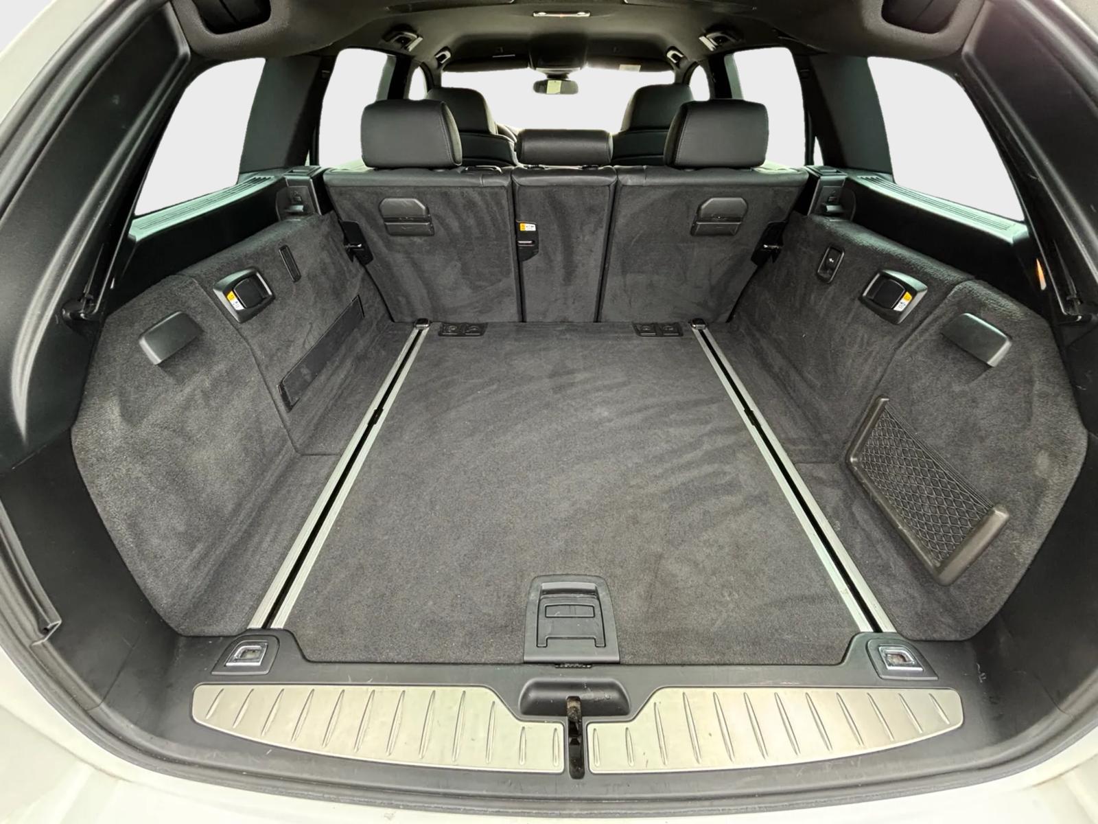 BMW 530d xDrive Touring Steptronic-image-10