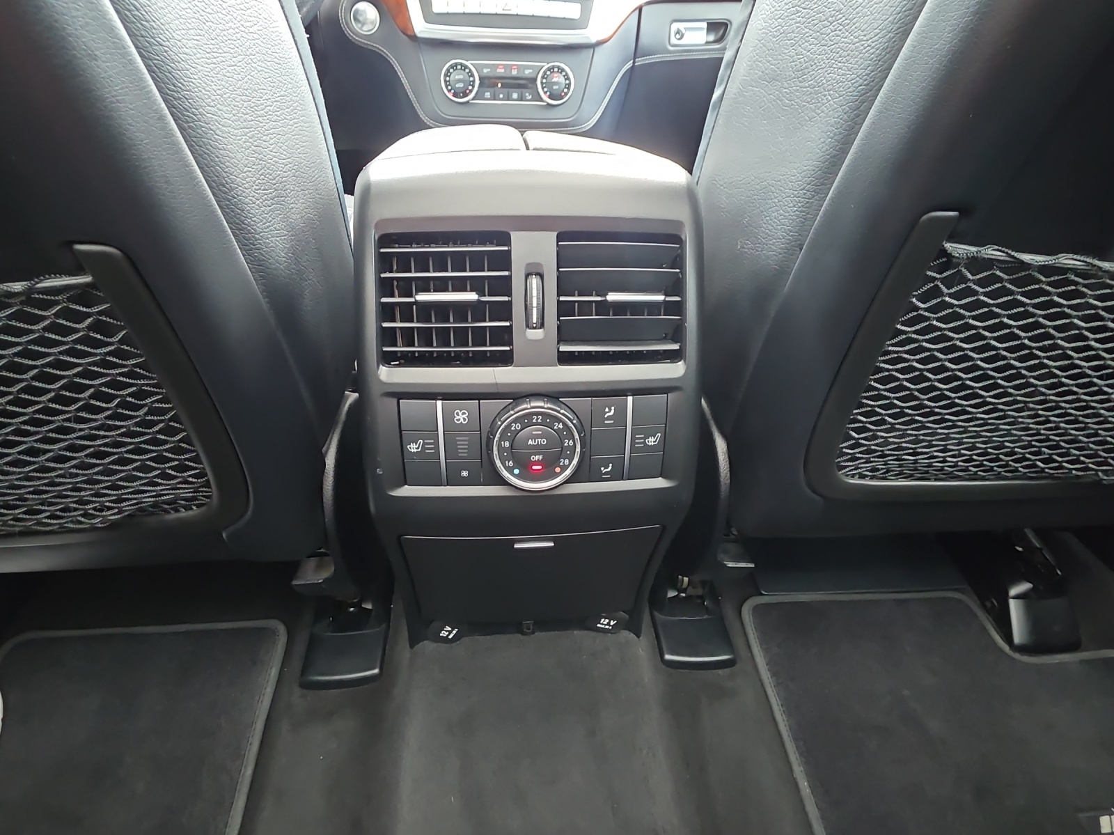 MERCEDES-BENZ GL 63 AMG 4Matic Speedshift Plus 7G-Tronic-image-11