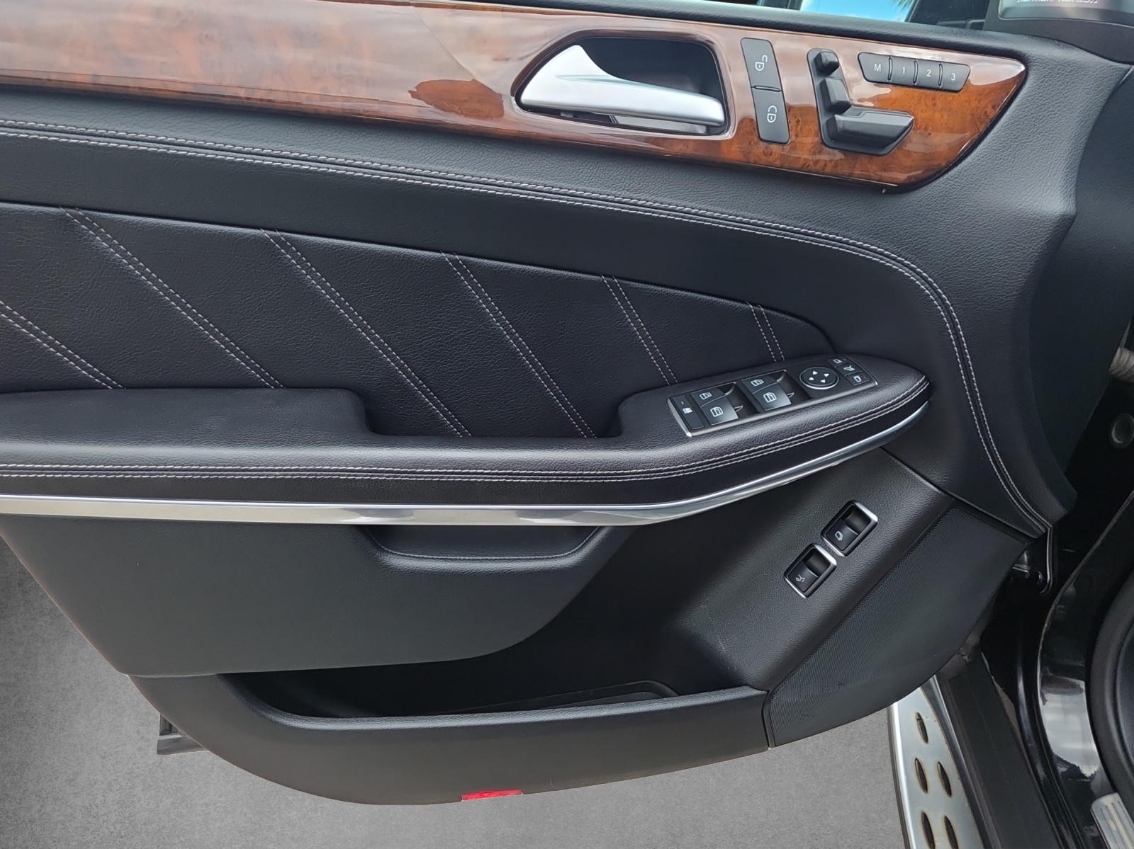 MERCEDES-BENZ GL 63 AMG 4Matic Speedshift Plus 7G-Tronic-image-15