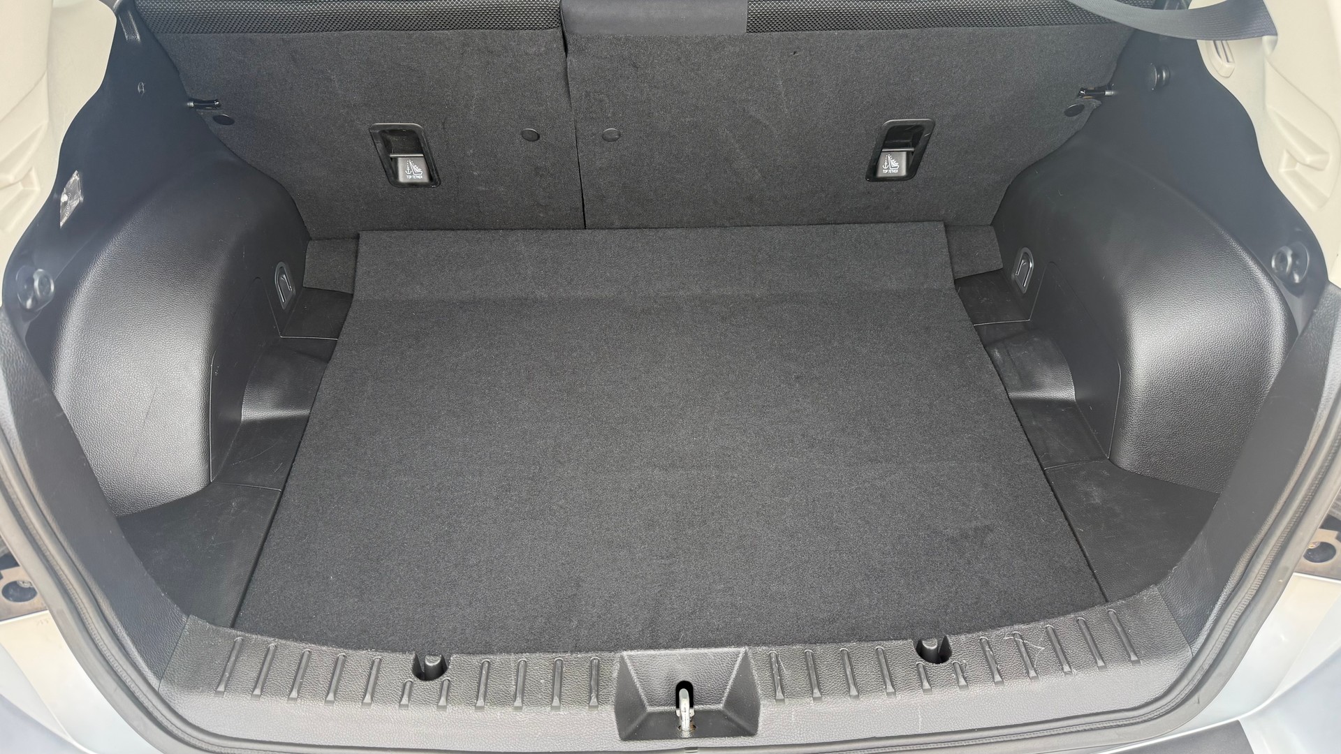 SUBARU XV 2.0 Swiss Two AWD CVT-image-26