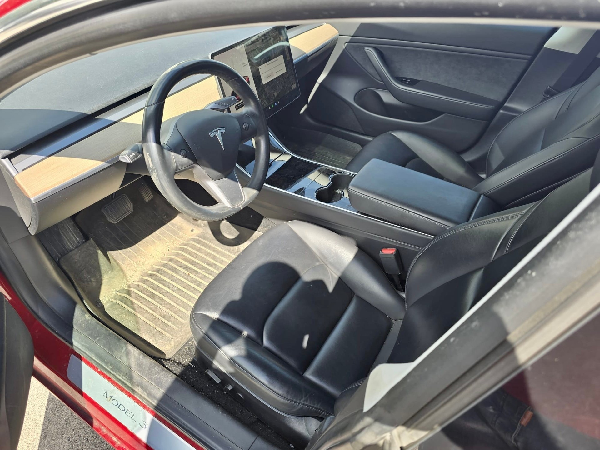 TESLA Model 3-image-9