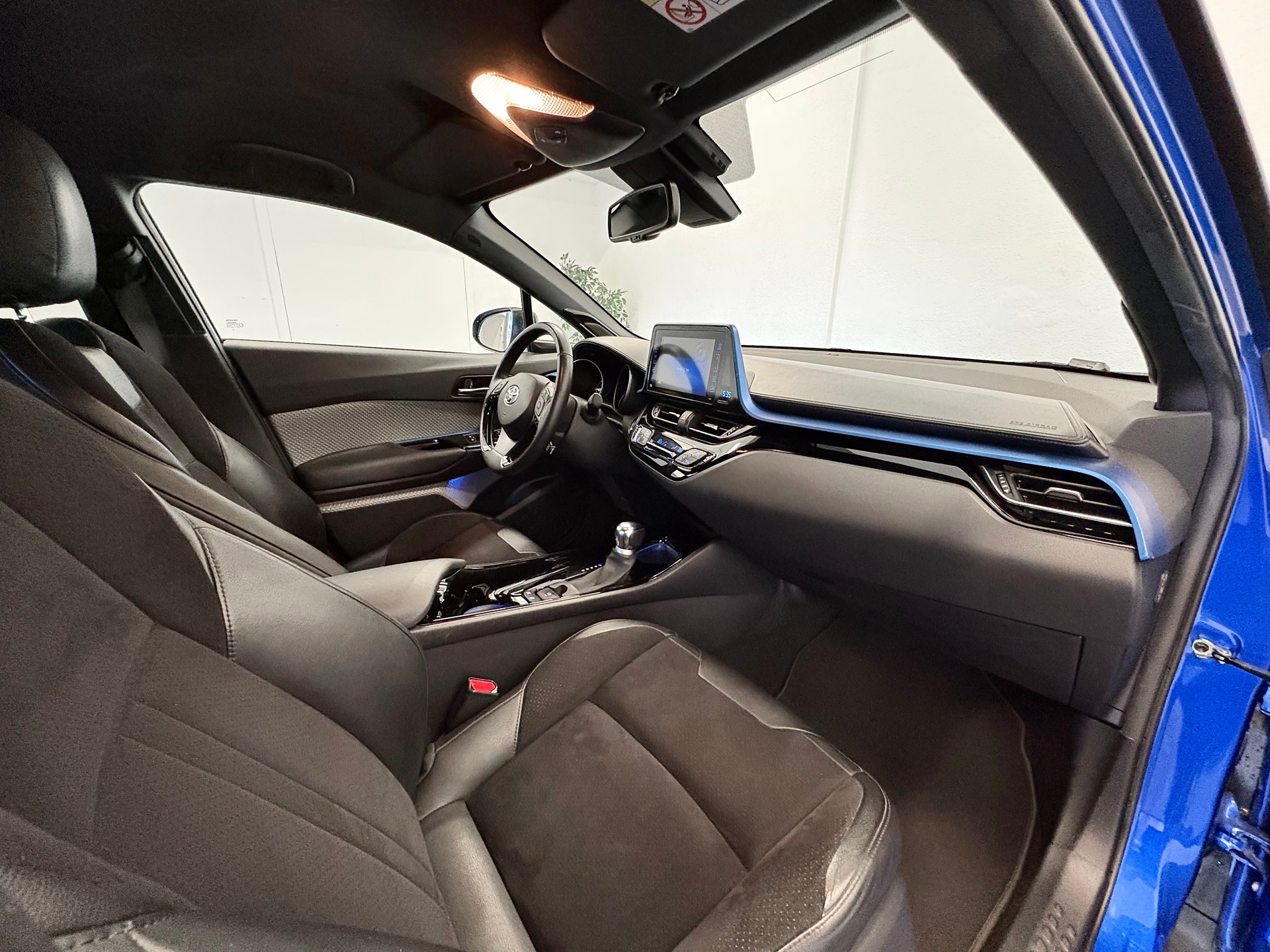 TOYOTA C-HR 1.8 HSD Style CVT-image-16