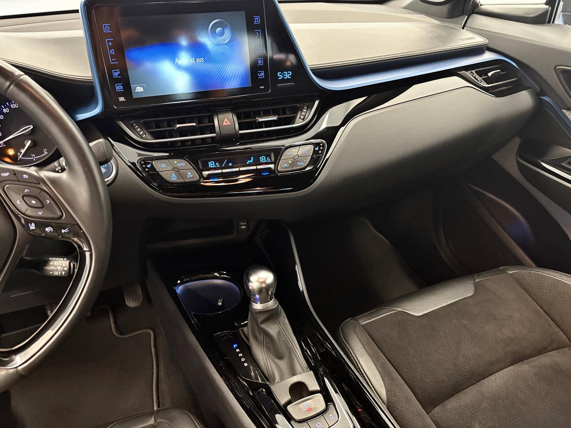 TOYOTA C-HR 1.8 HSD Style CVT-image-19