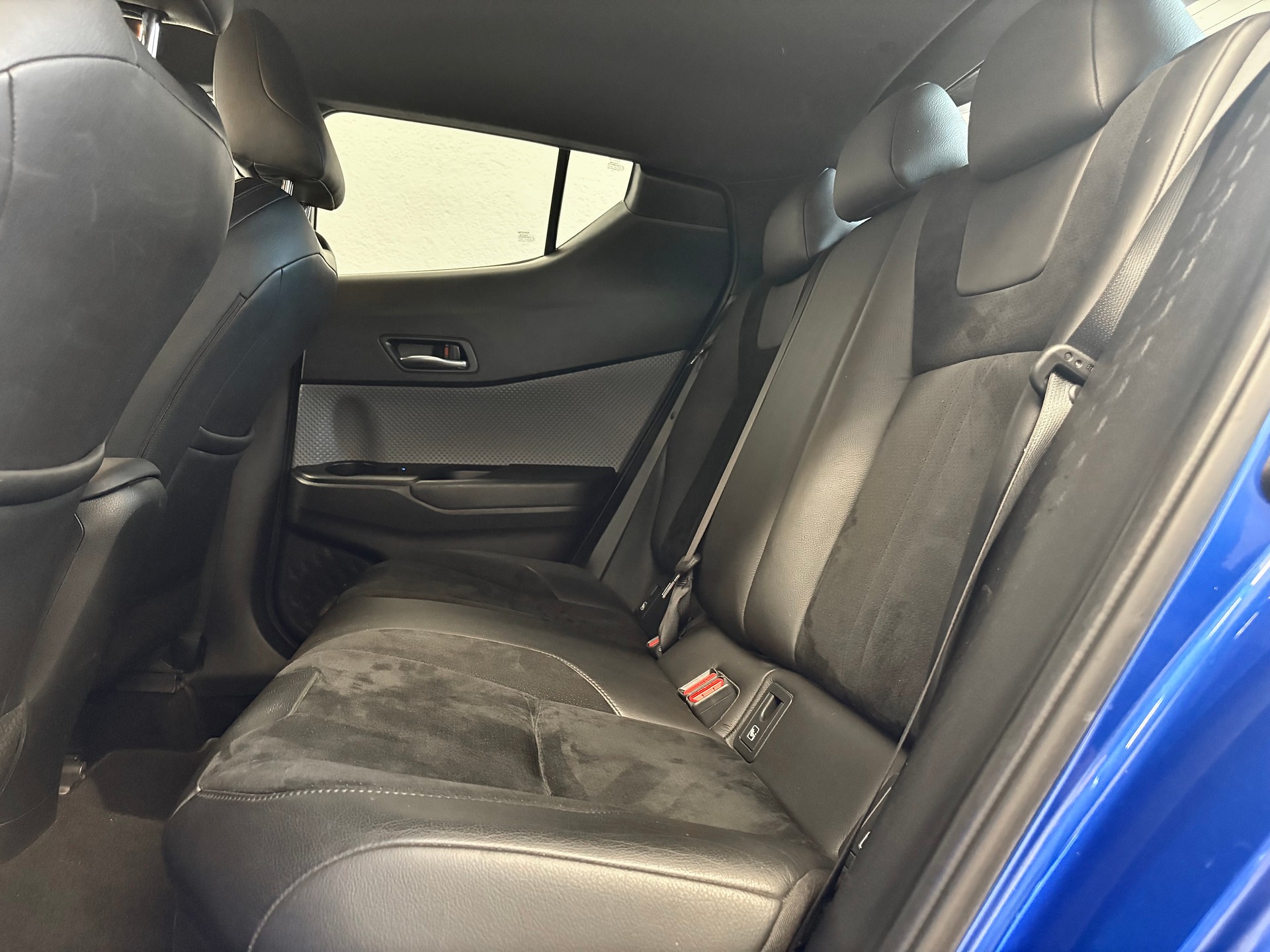 TOYOTA C-HR 1.8 HSD Style CVT-image-18