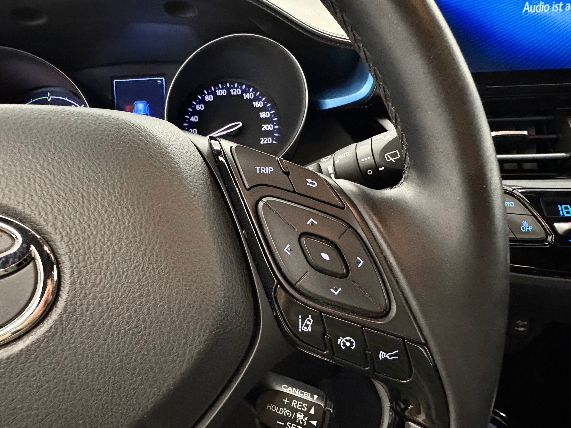 TOYOTA C-HR 1.8 HSD Style CVT-image-24