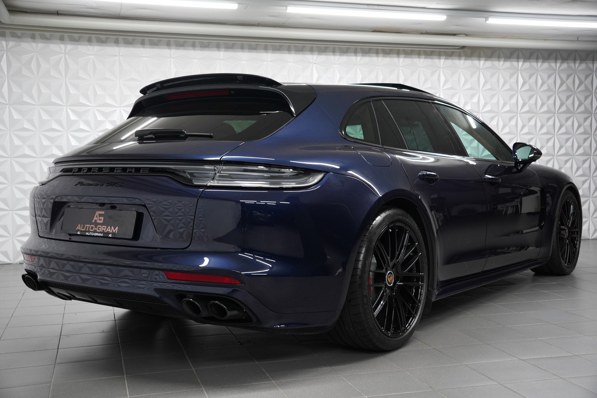 PORSCHE Panamera GTS Sport Turismo PDK-image-4