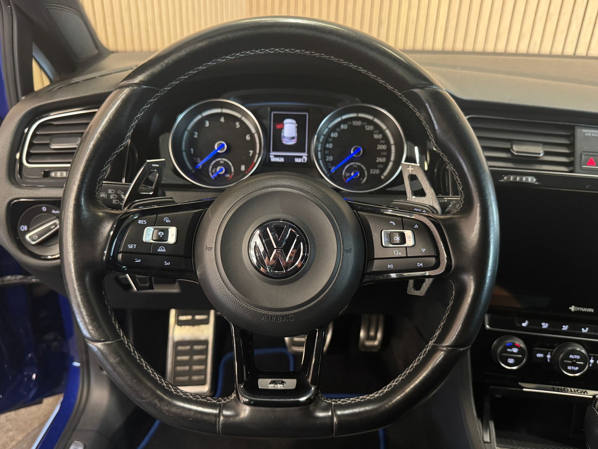 VW Golf 2.0 TSI R 4Motion DSG-image-13