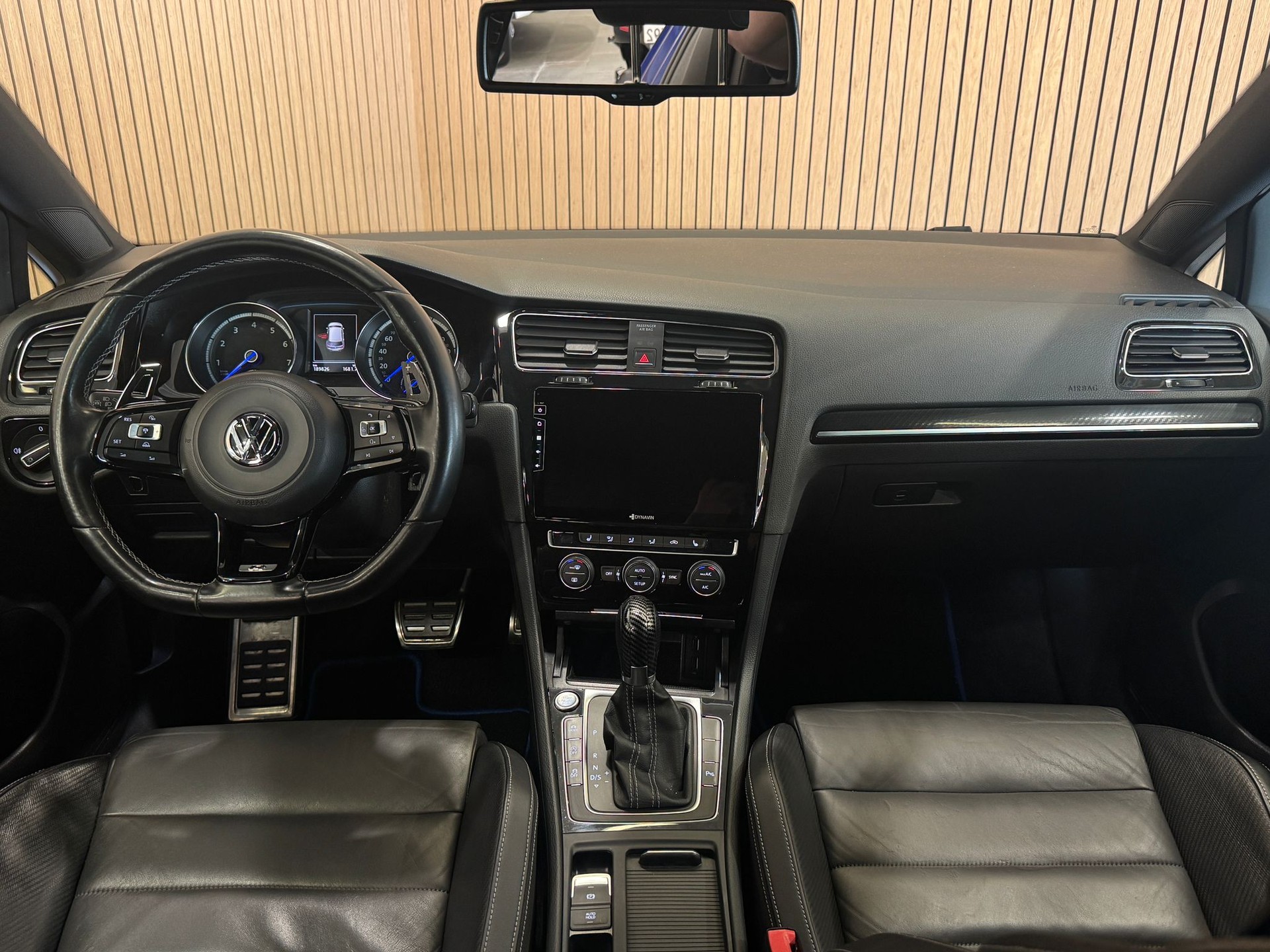VW Golf 2.0 TSI R 4Motion DSG-image-12