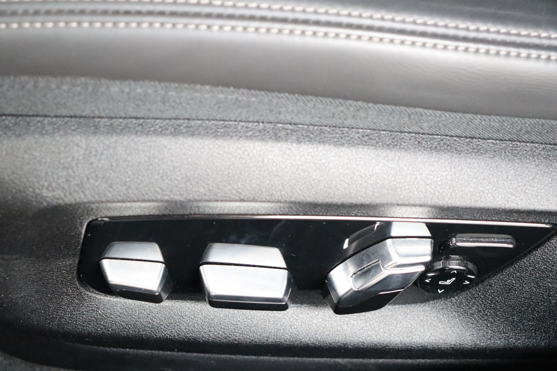 BMW 540i xDrive 48V Touring Pure M Sport Steptronic-image-14