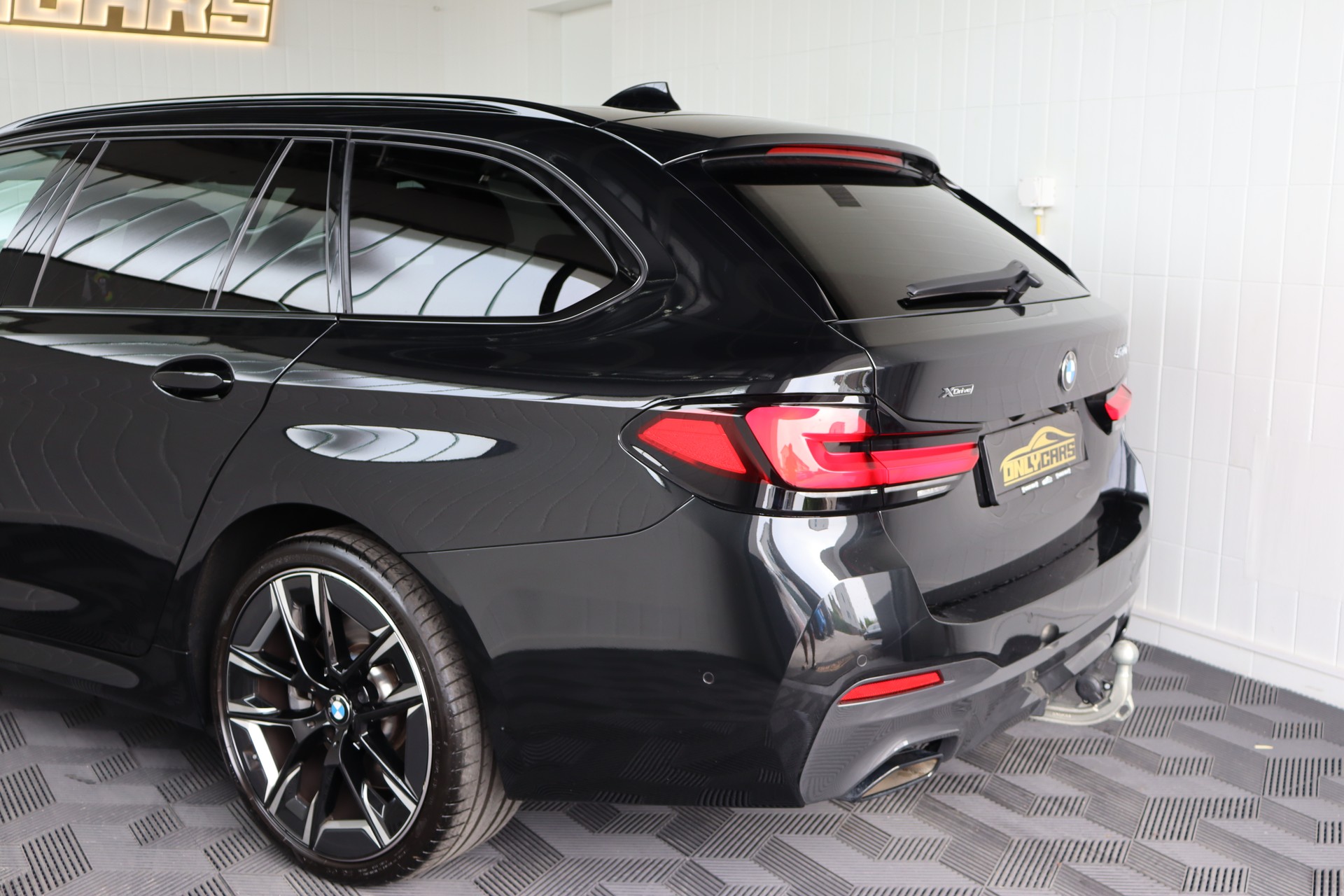 BMW 540i xDrive 48V Touring Pure M Sport Steptronic-image-26