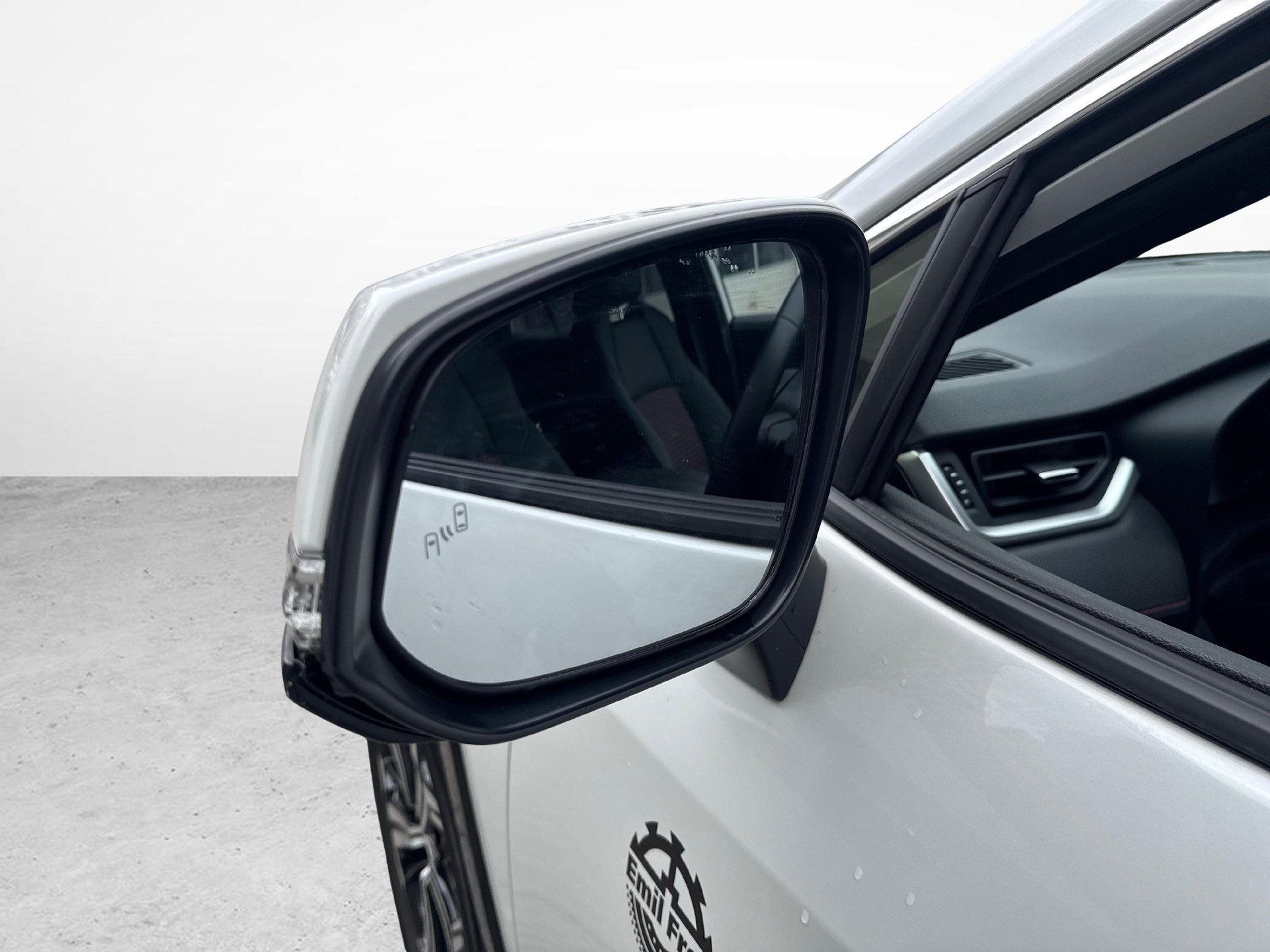 SUZUKI Across 2.5 PHEV Compact Top 4x4-image-17