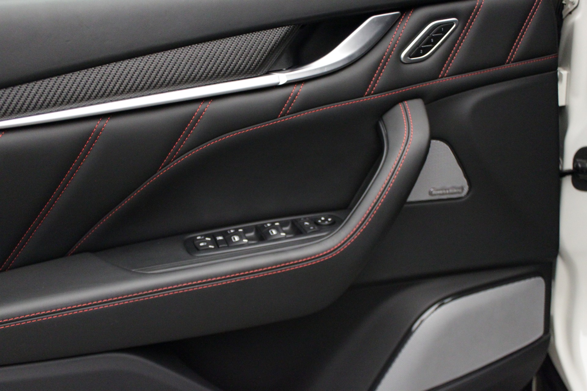 MASERATI Levante 3.8 V8 Trofeo Q4 Automatica-image-20