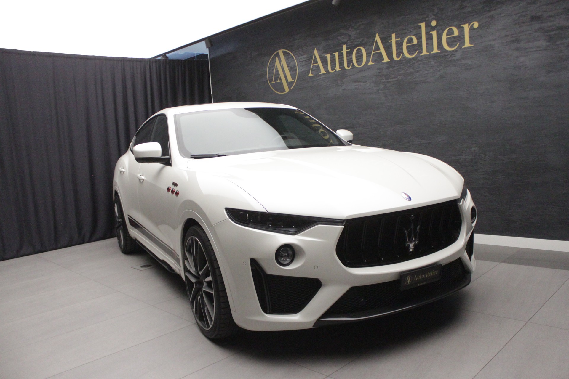 MASERATI Levante 3.8 V8 Trofeo Q4 Automatica-showroom-element-1