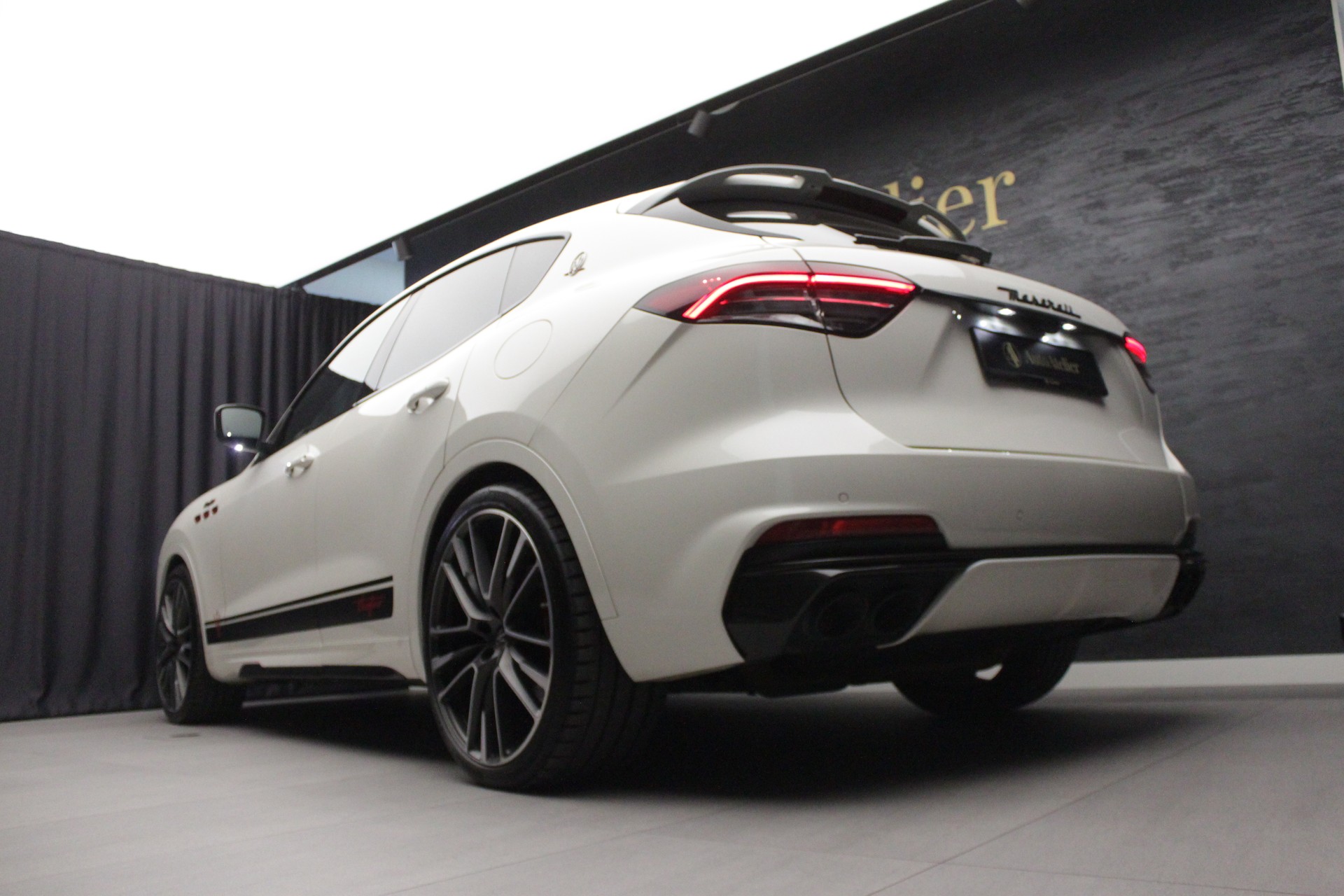 MASERATI Levante 3.8 V8 Trofeo Q4 Automatica-image-14
