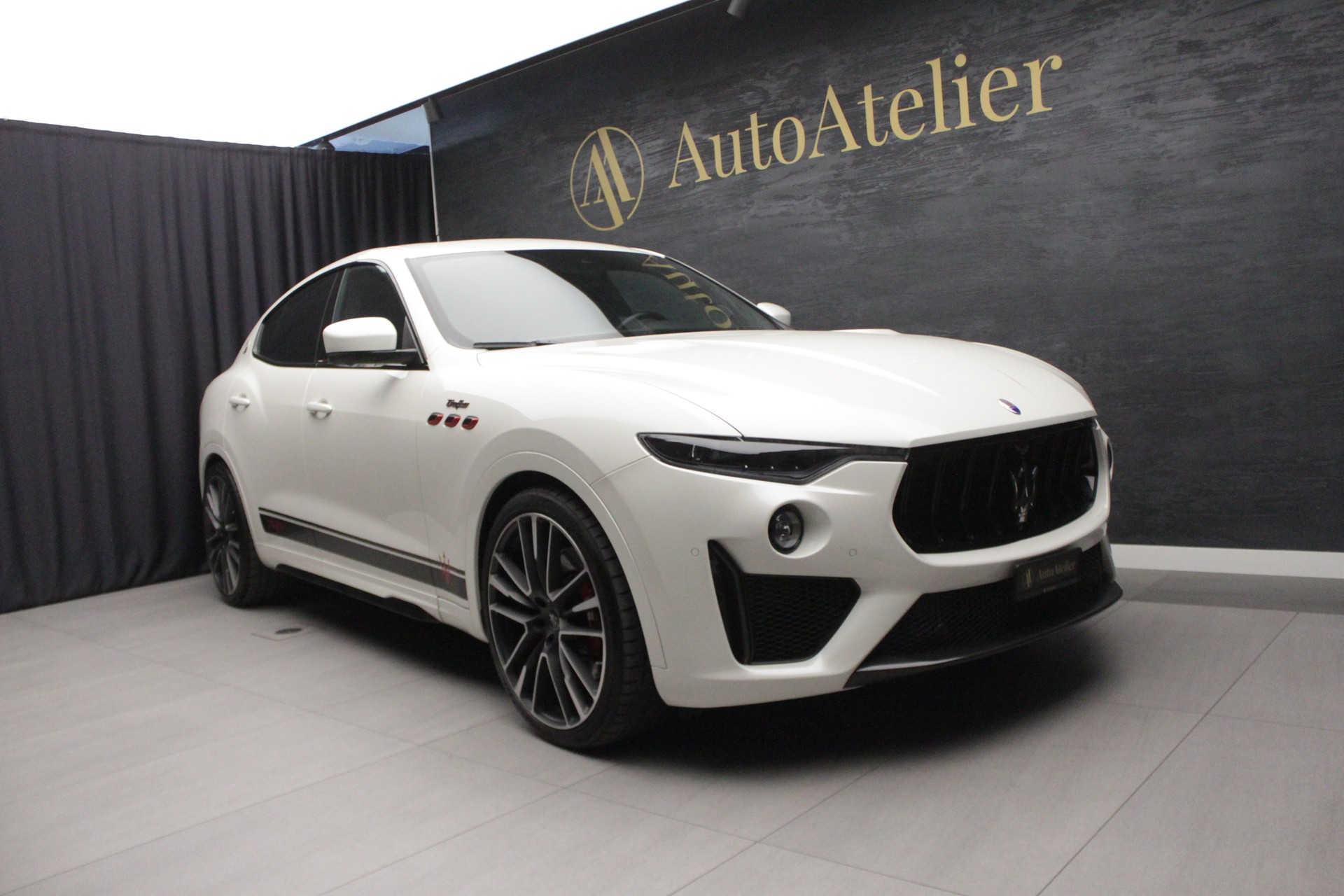 MASERATI Levante 3.8 V8 Trofeo Q4 Automatica-showroom-element-2