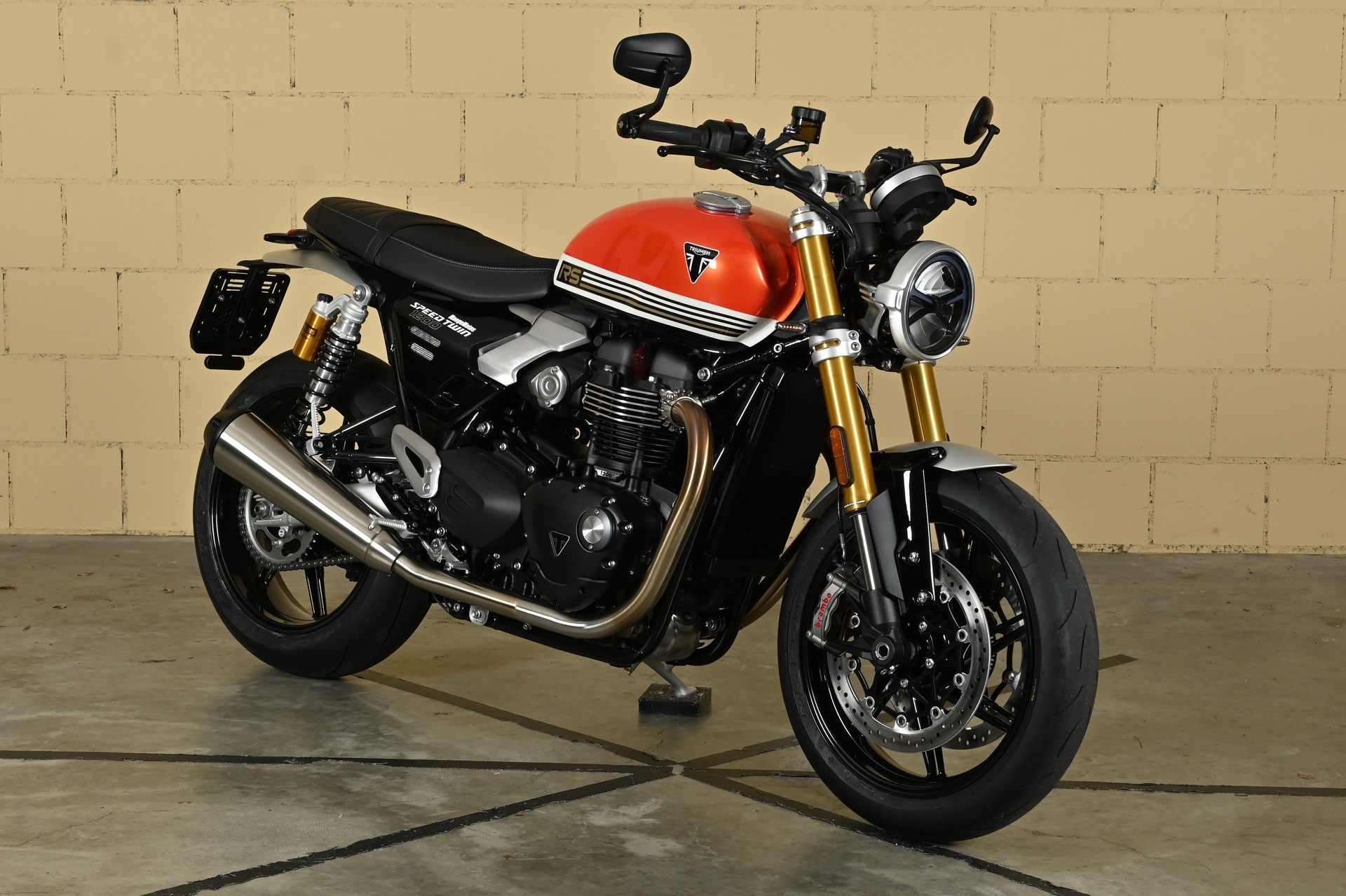 TRIUMPH Speed Twin 1200 RS-image-1