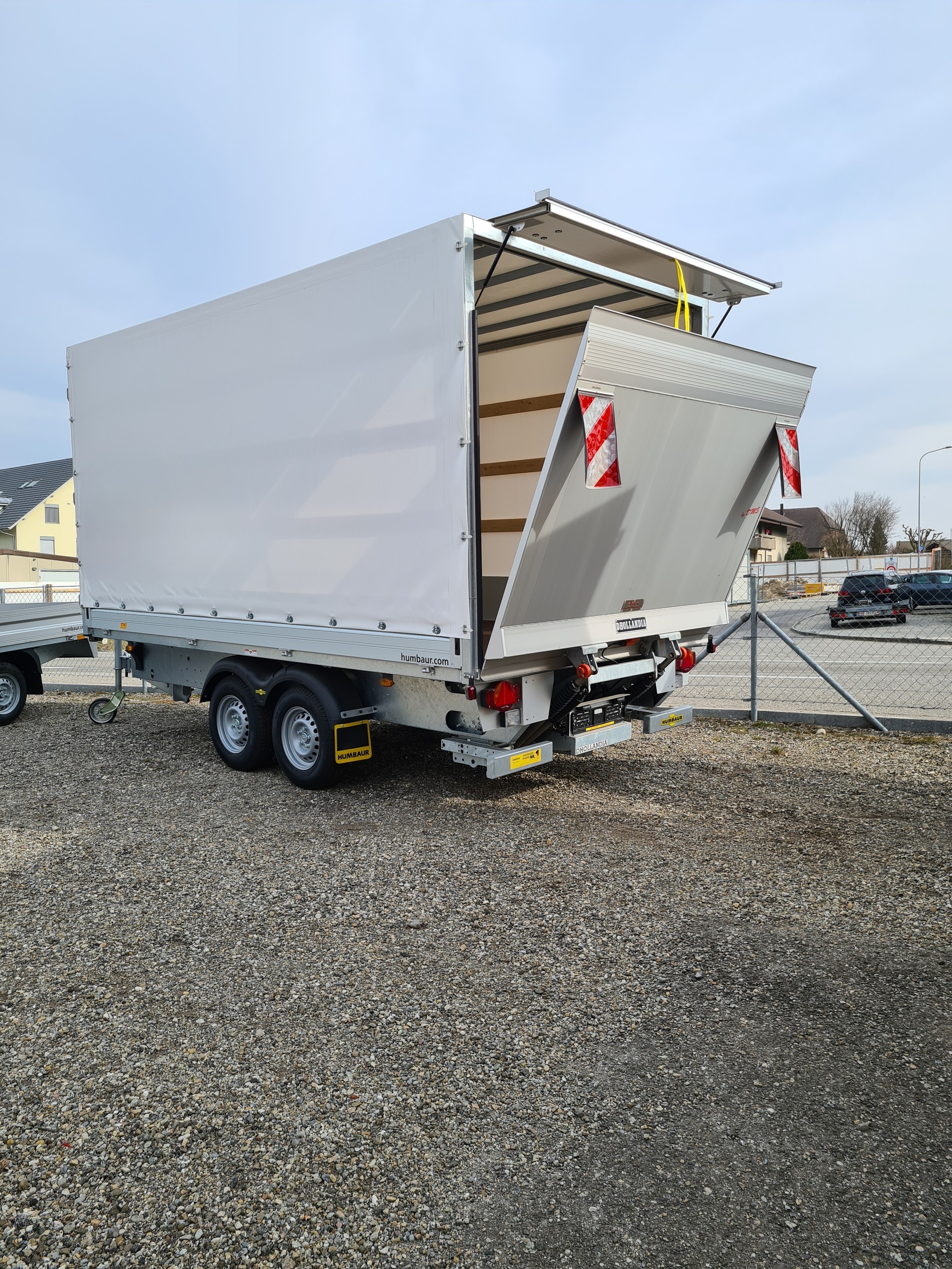 HUMBAUR Hebebühnenanhänger HT 354222 V-Deichsel