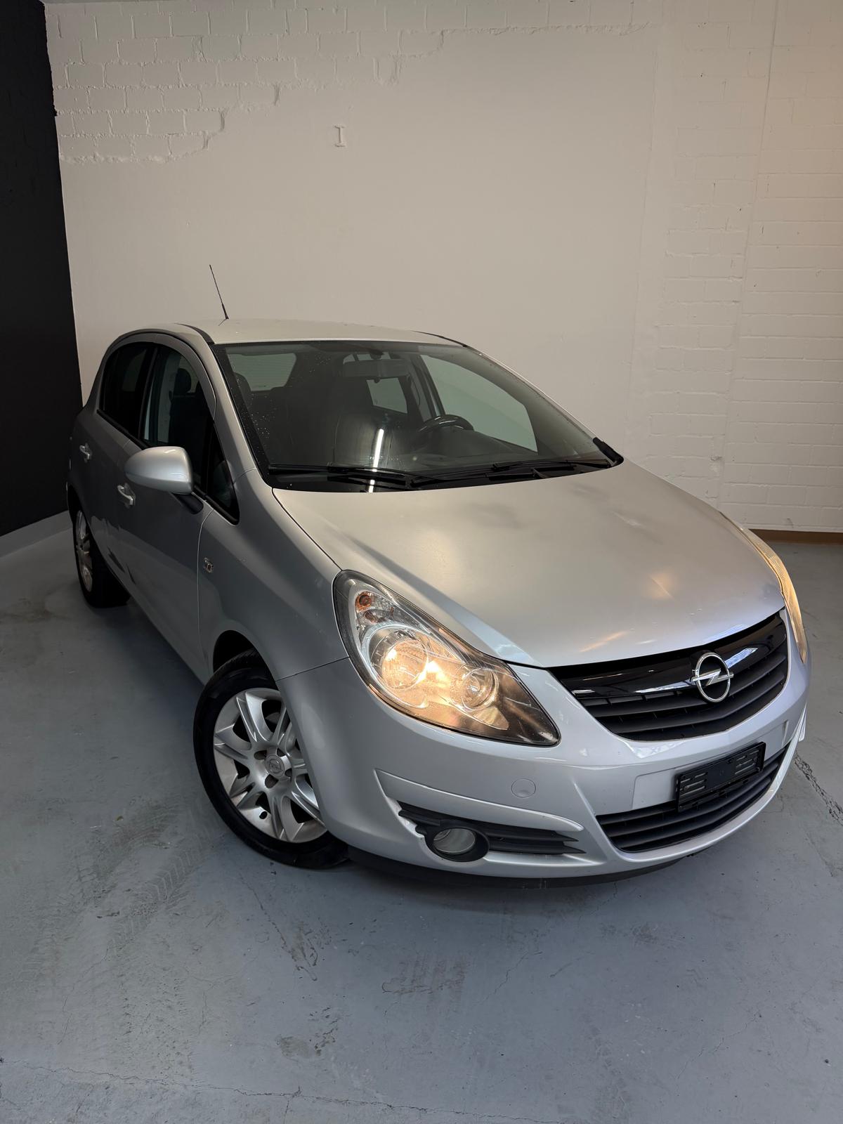 OPEL Corsa 1.4 TP Color Edition Automatic ***CH-Fahrzeug***