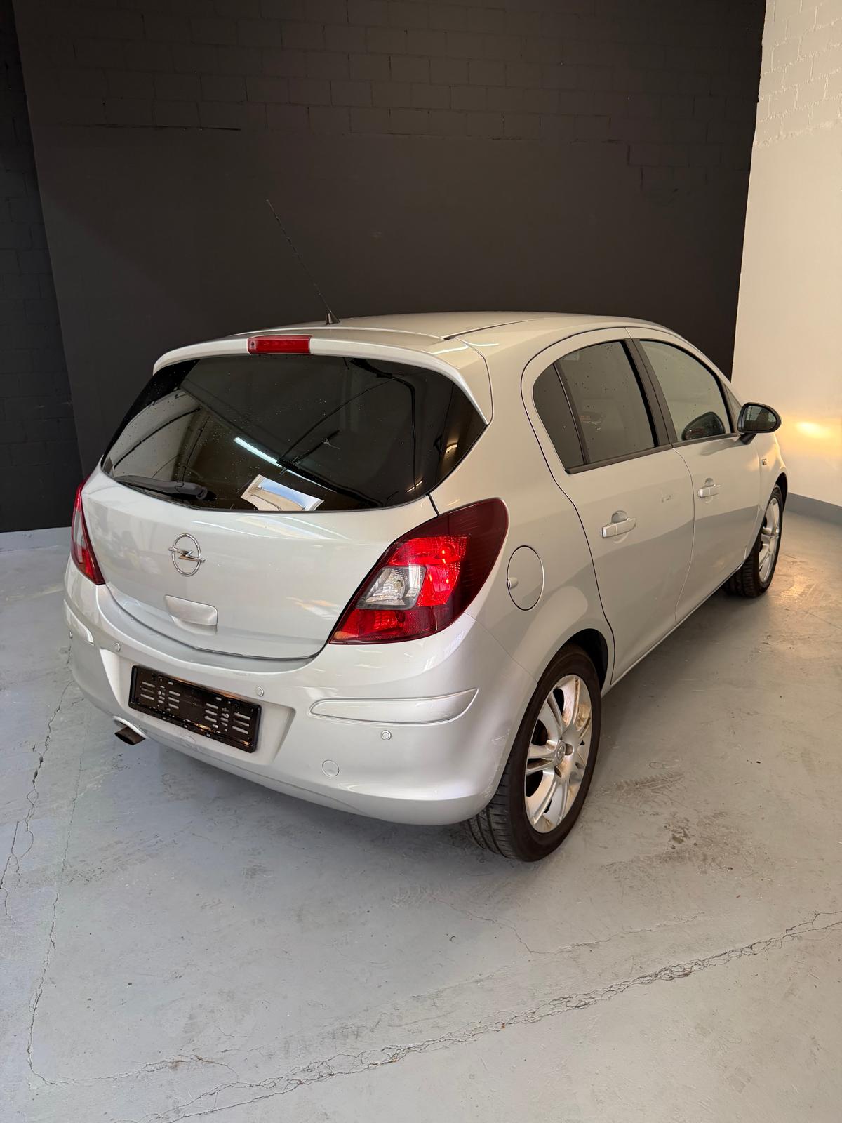 OPEL Corsa 1.4 TP Color Edition Automatic ***CH-Fahrzeug***-image-5
