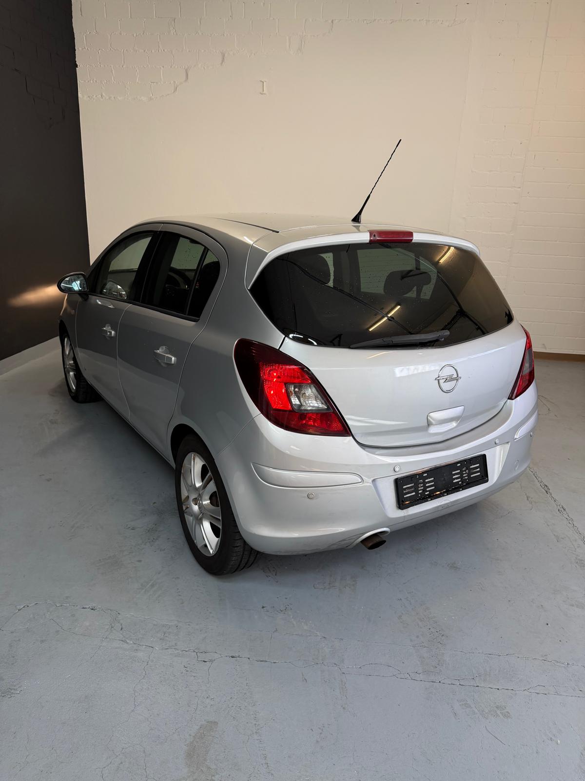 OPEL Corsa 1.4 TP Color Edition Automatic ***CH-Fahrzeug***-showroom-element-3