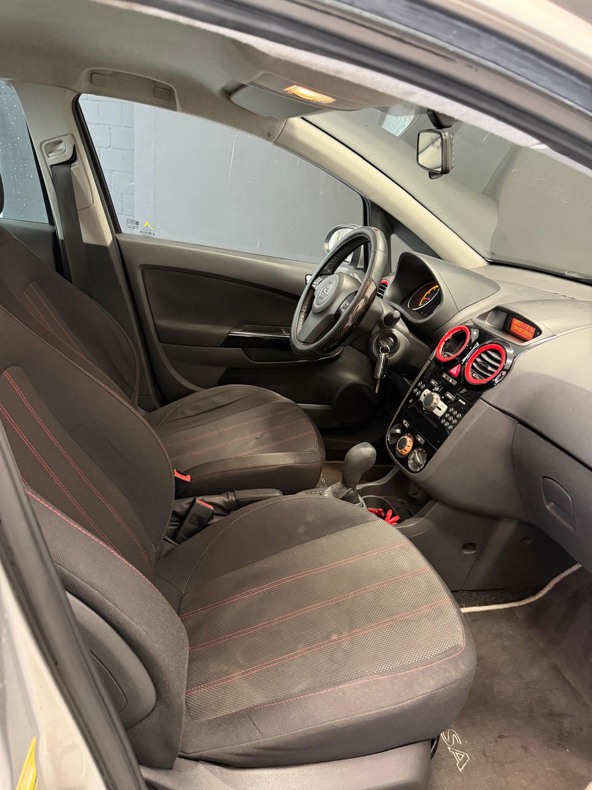 OPEL Corsa 1.4 TP Color Edition Automatic ***CH-Fahrzeug***-image-10