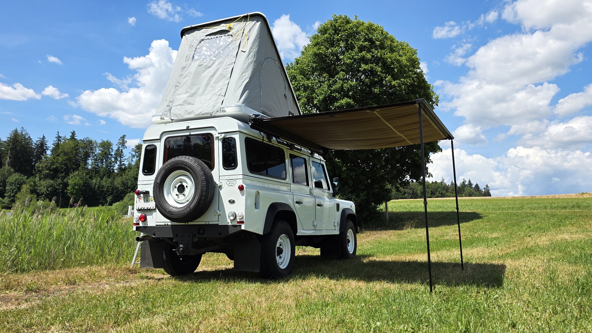 LAND ROVER 2.2 TD4 SW Legend-image-1