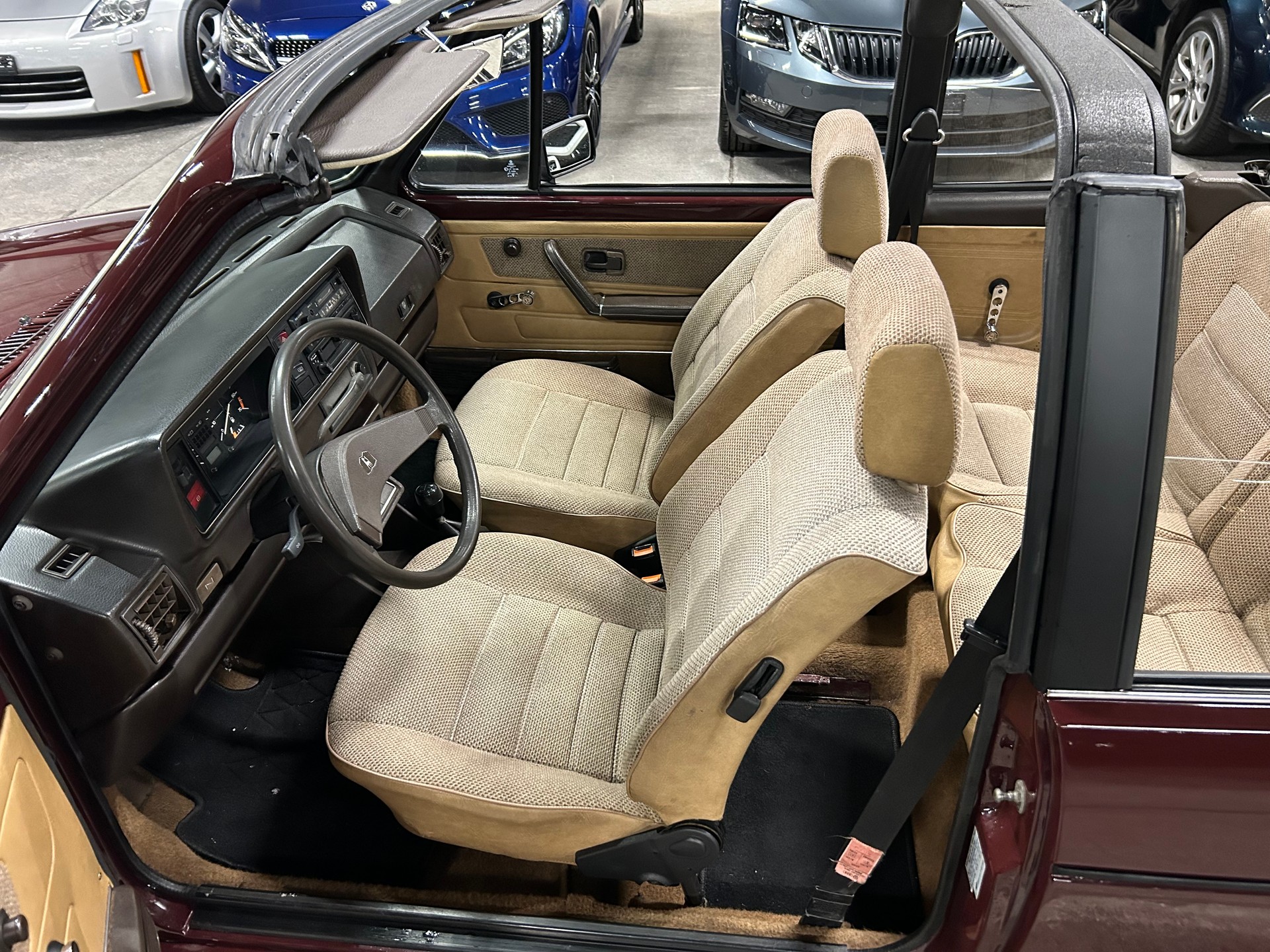 VW Golf Cabriolet 1600 GL-image-17