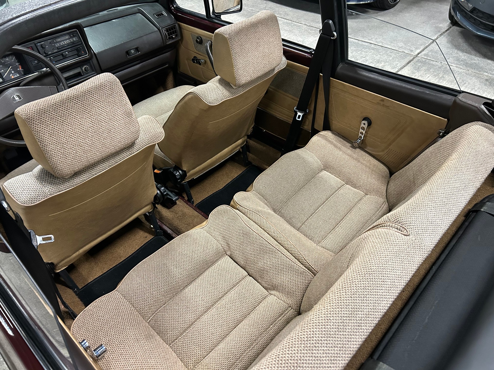 VW Golf Cabriolet 1600 GL-image-18