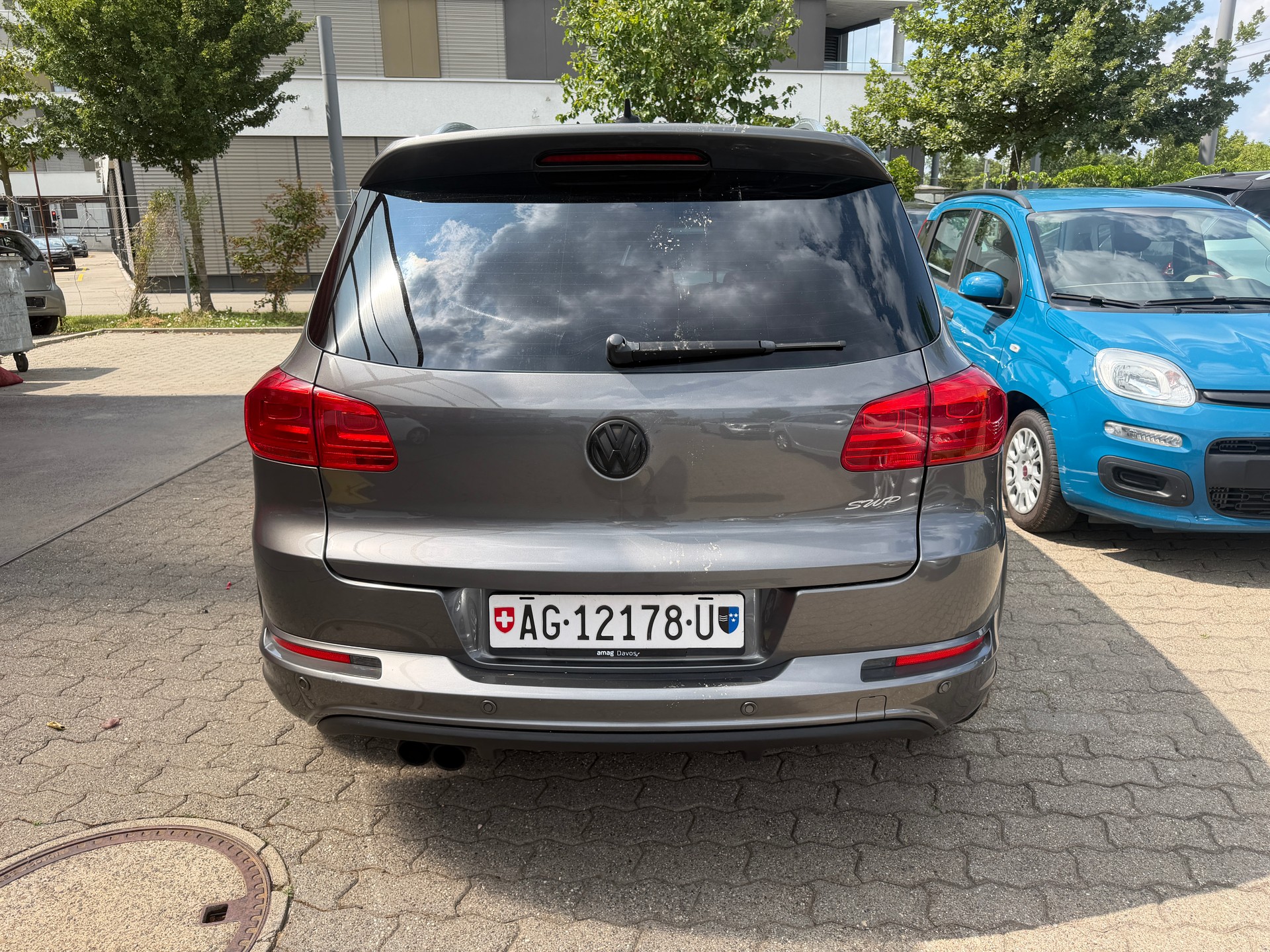 VW Tiguan 2.0 TSI Sport&Style 4Motion-showroom-element-3