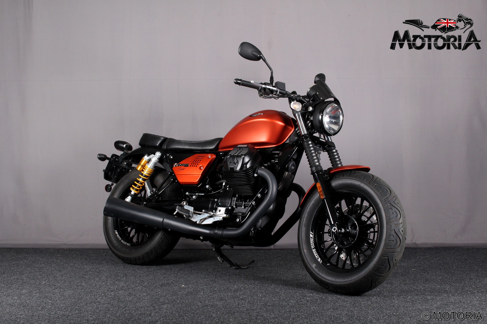 MOTO GUZZI V9 Bobber Sport-image-0
