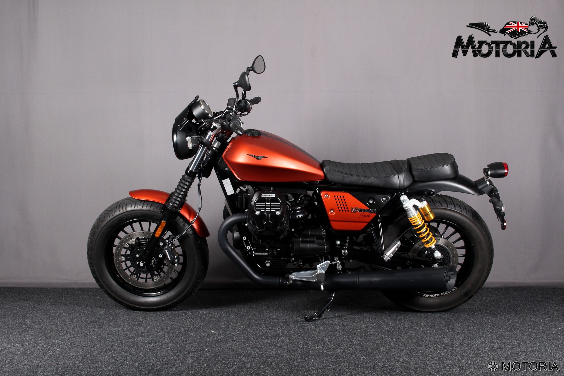 MOTO GUZZI V9 Bobber Sport-image-2