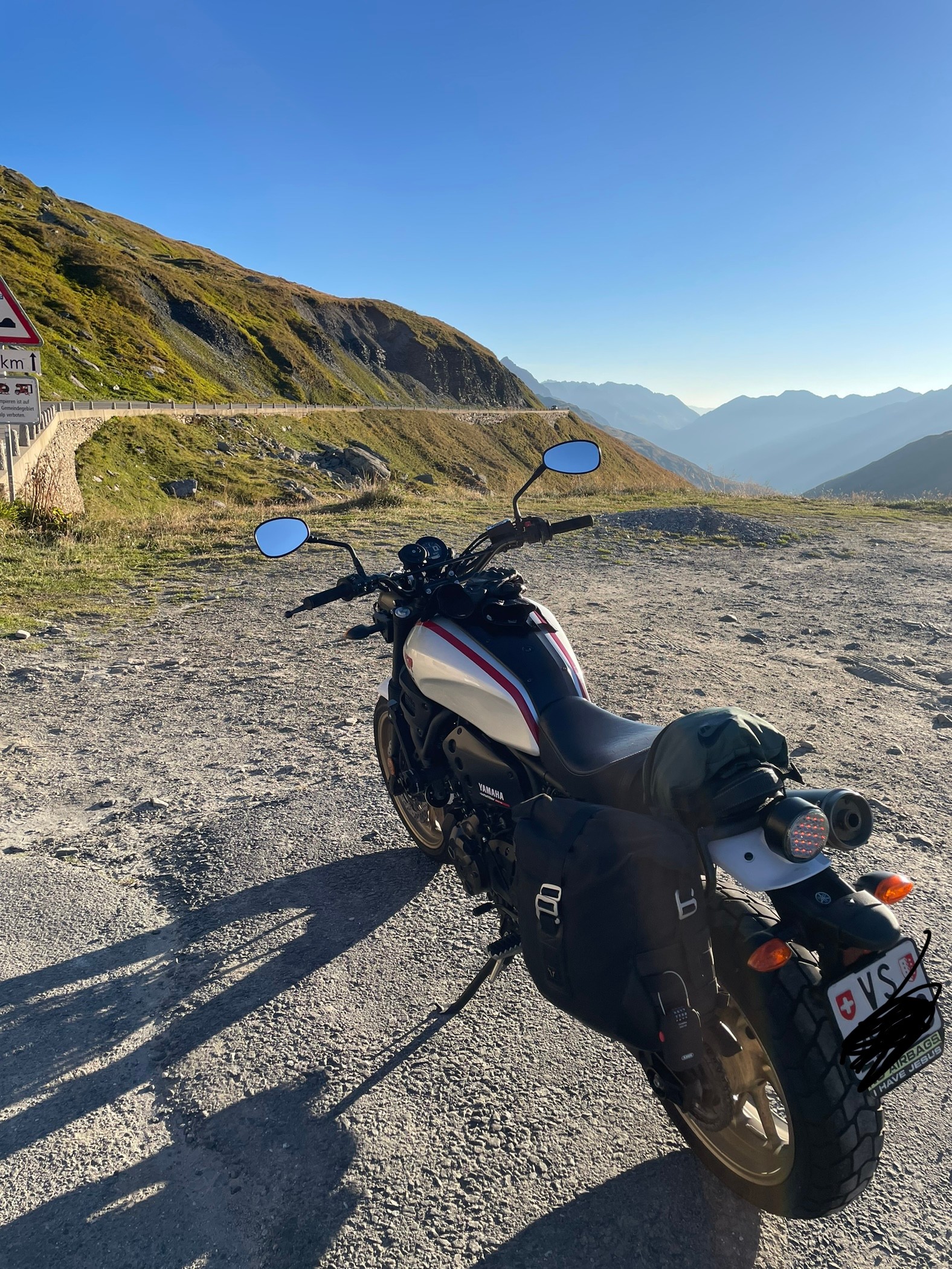 YAMAHA XSR 700 XTribute-image-1