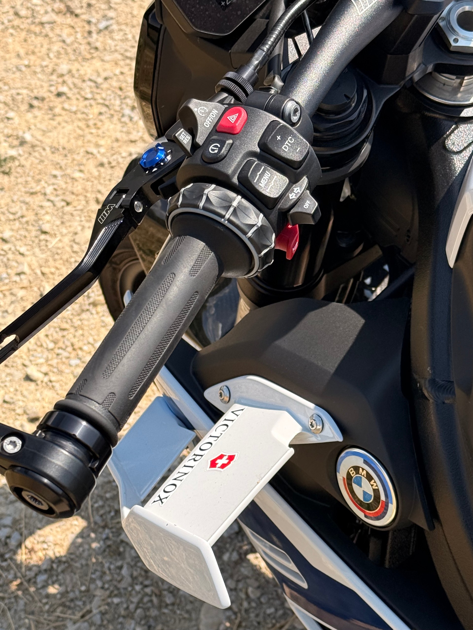 BMW M 1000 R-image-12