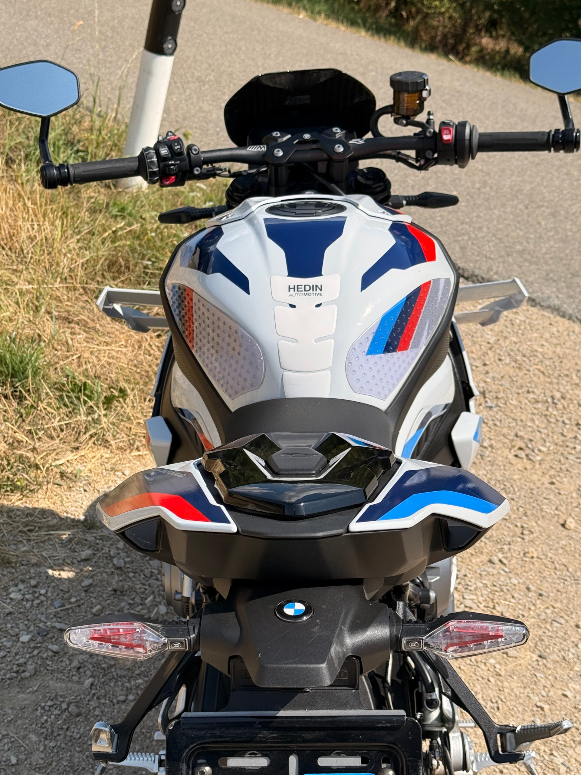 BMW M 1000 R-image-4