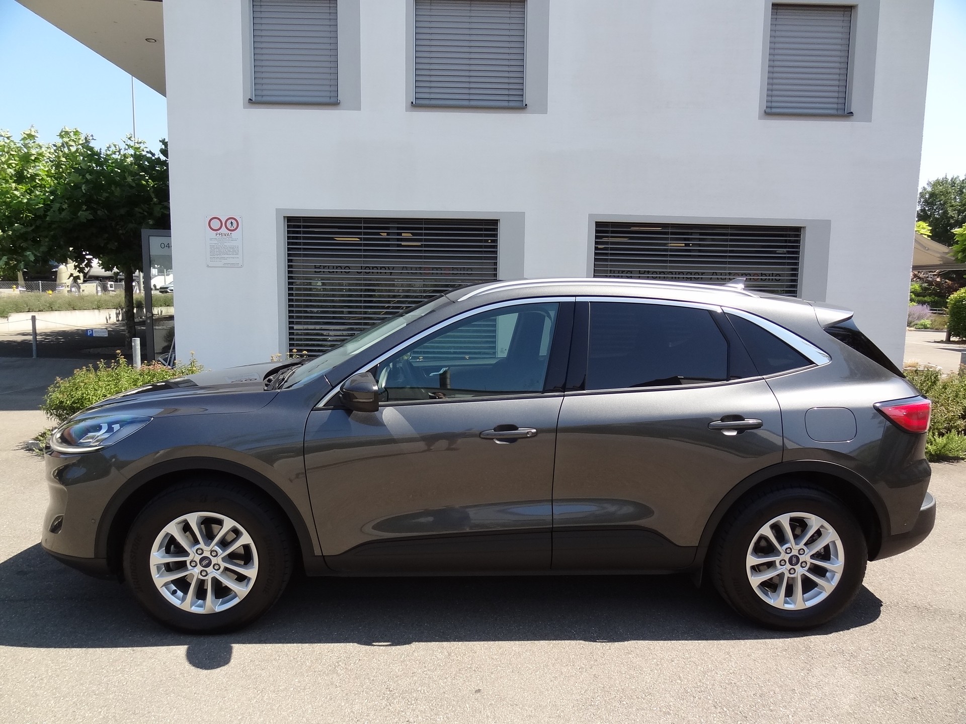 FORD Kuga 2.5 FHEV Titanium 4WD-showroom-element-1