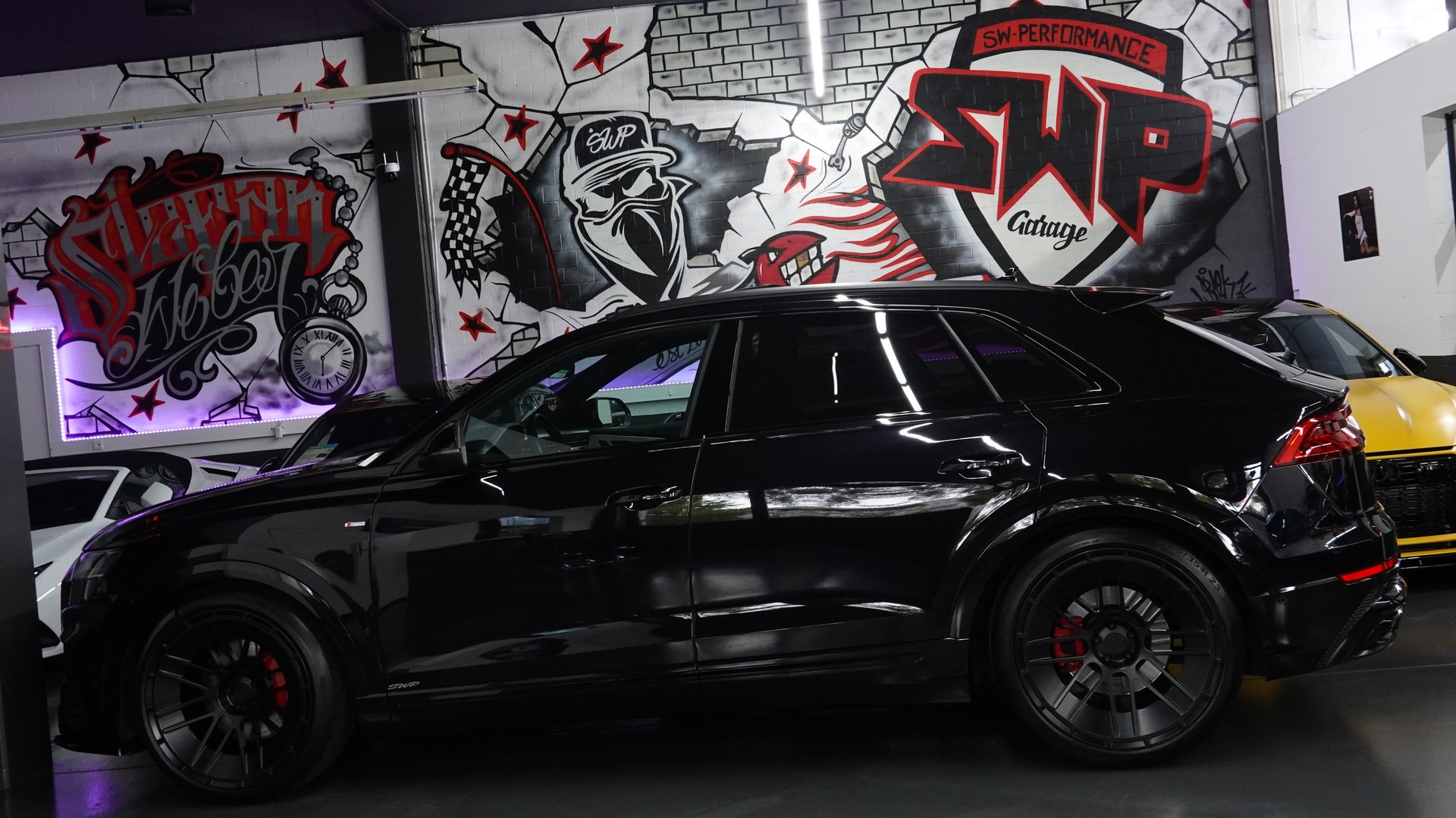 AUDI Q8 50 TDI QUATTRO TIPTRONIC FULL CH-FZ BLACK 23"SANSAR-image-11