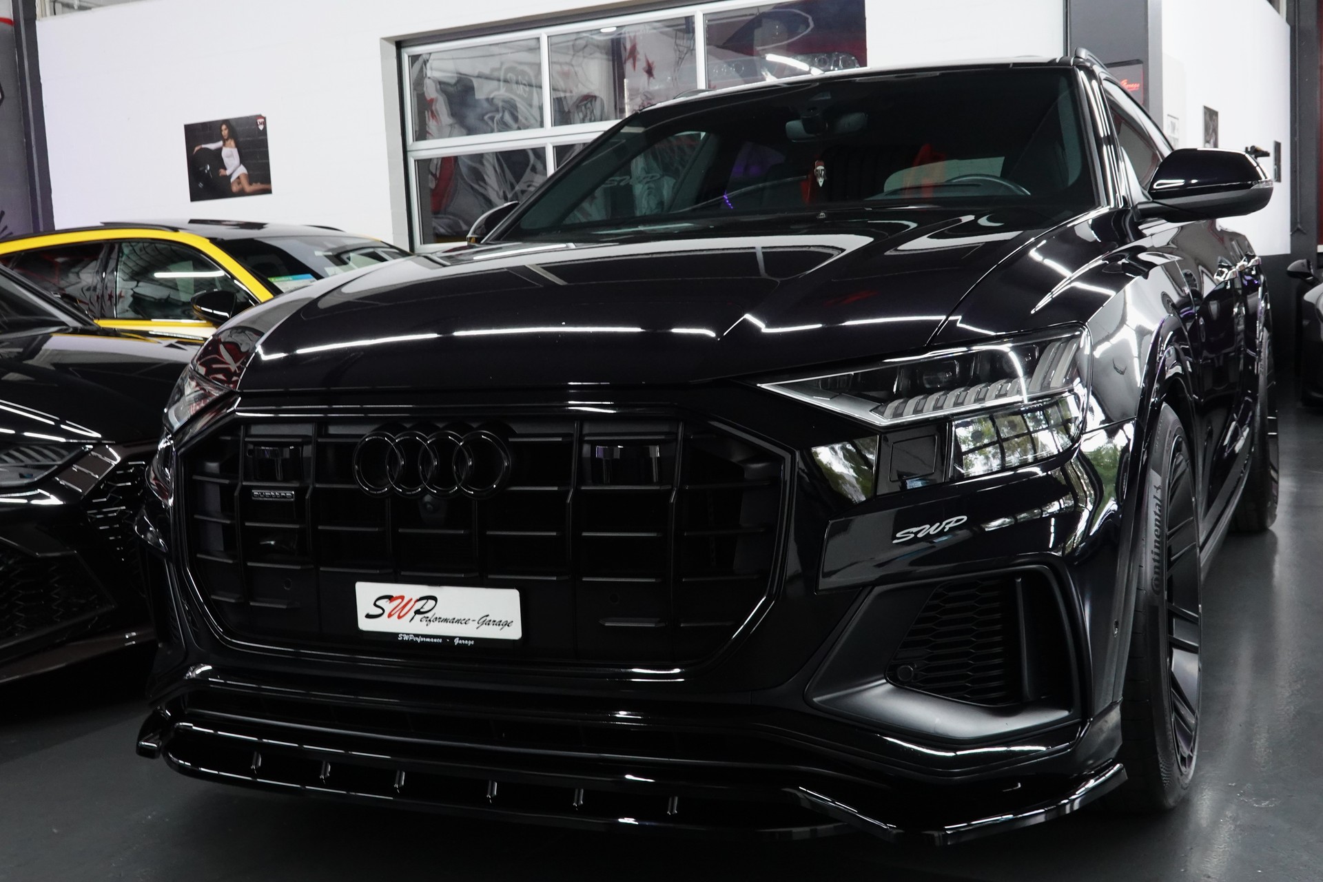 AUDI Q8 50 TDI QUATTRO TIPTRONIC FULL CH-FZ BLACK 23"SANSAR-showroom-element-2